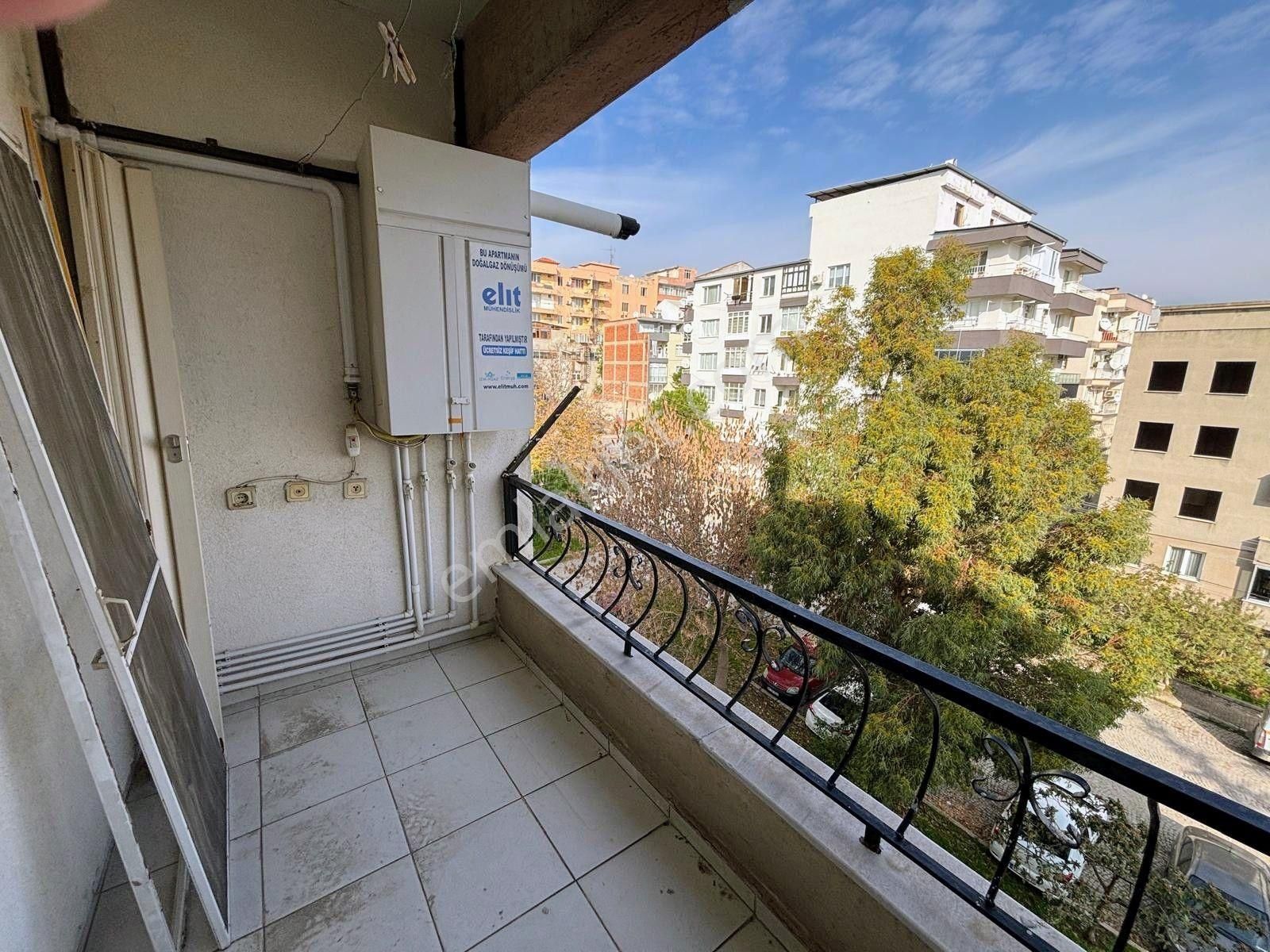 Bergama Doğalgazlı Cam Balkonlu Kapalı Mutfak Ara Kat 3+1 Geniş Daire - Görsel 23