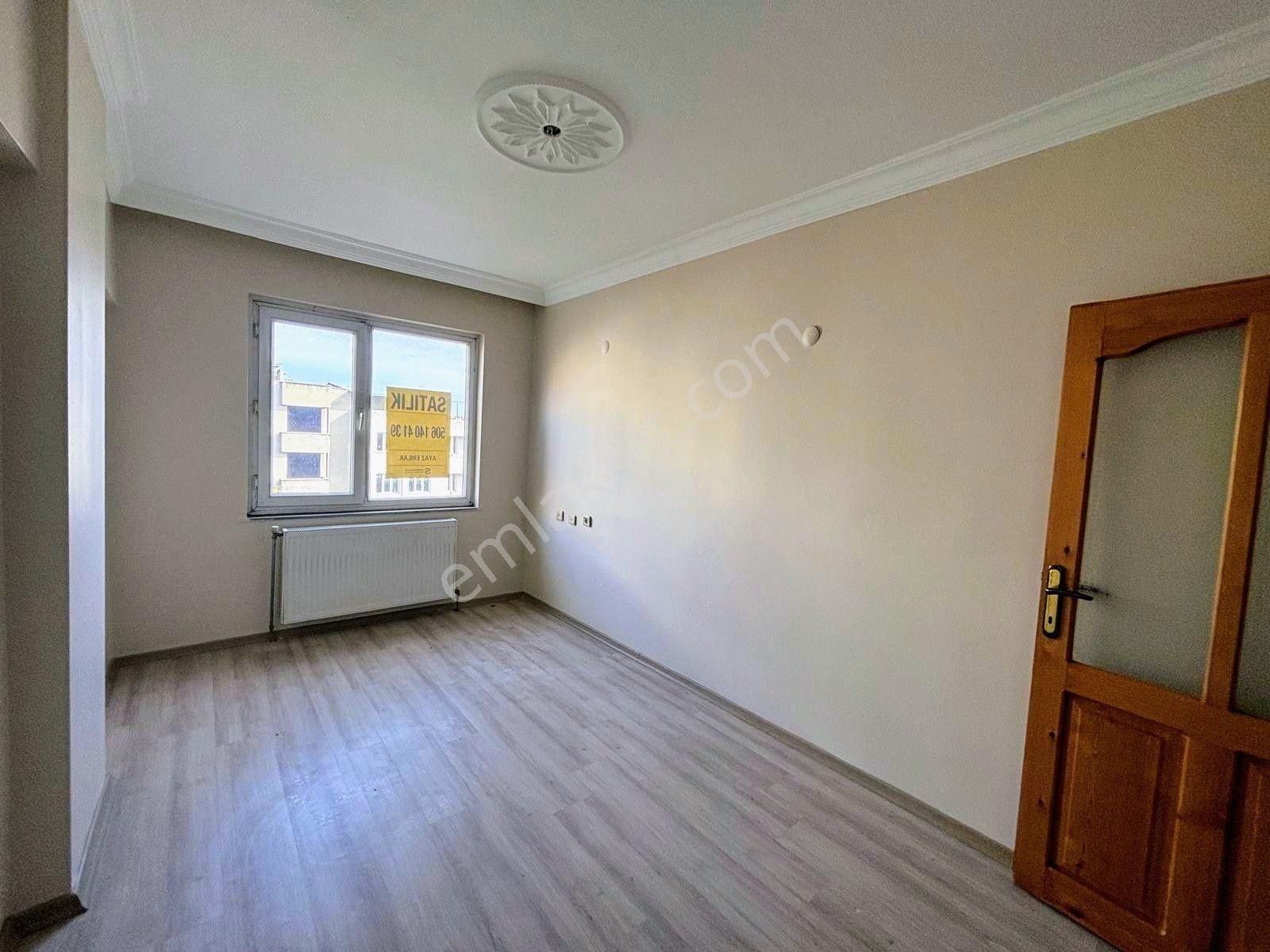 Bergama Doğalgazlı Cam Balkonlu Kapalı Mutfak Ara Kat 3+1 Geniş Daire - Görsel 14