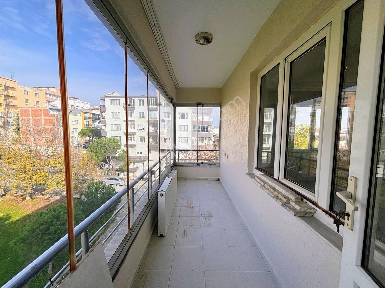 Bergama Doğalgazlı Cam Balkonlu Kapalı Mutfak Ara Kat 3+1 Geniş Daire - Görsel 25