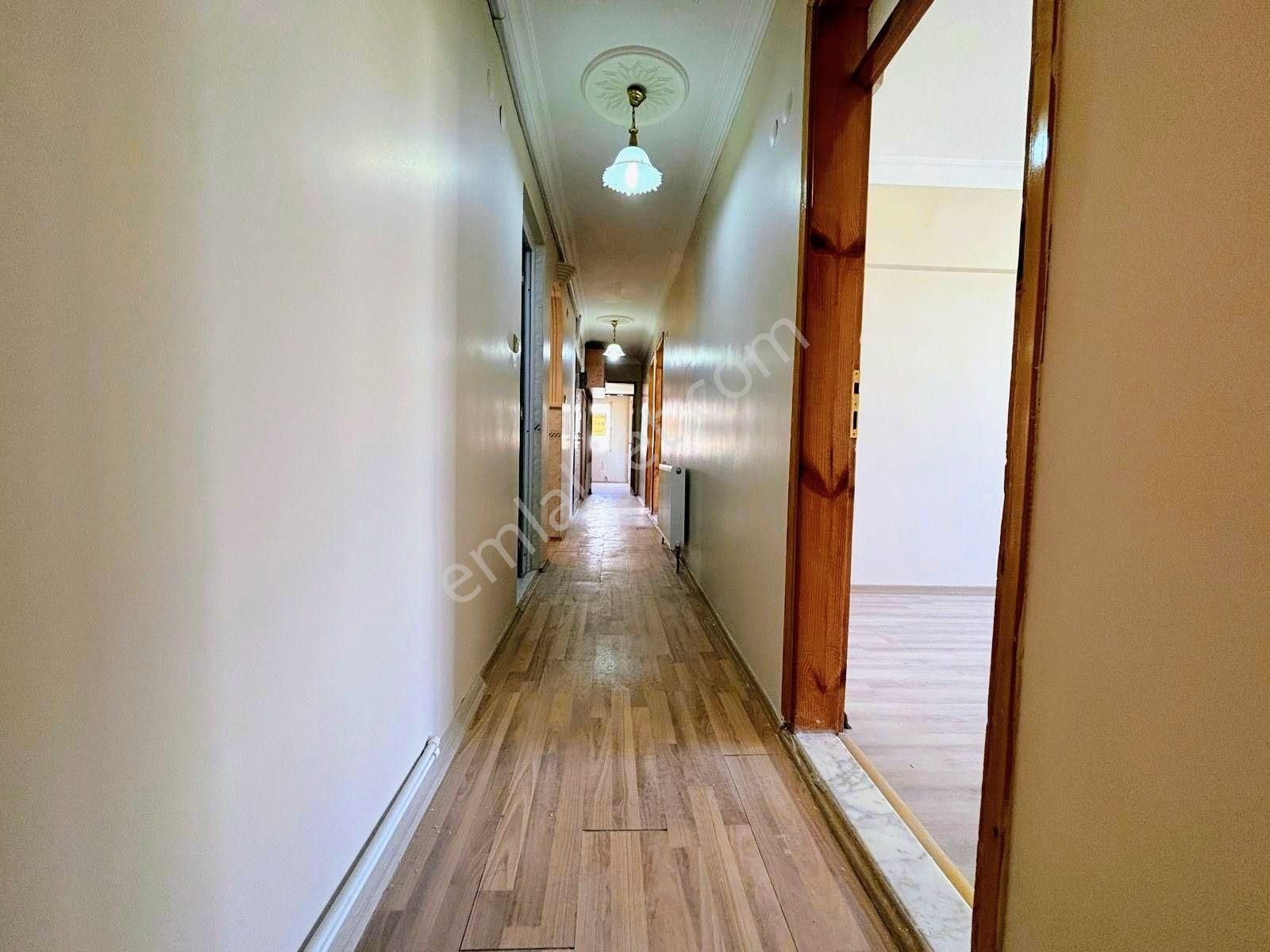 Bergama Doğalgazlı Cam Balkonlu Kapalı Mutfak Ara Kat 3+1 Geniş Daire - Görsel 20