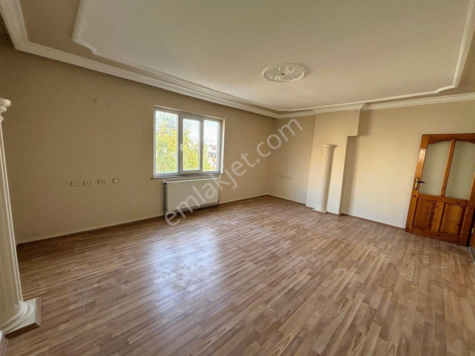 Bergama Doğalgazlı Cam Balkonlu Kapalı Mutfak Ara Kat 3+1 Geniş Daire - Görsel 8