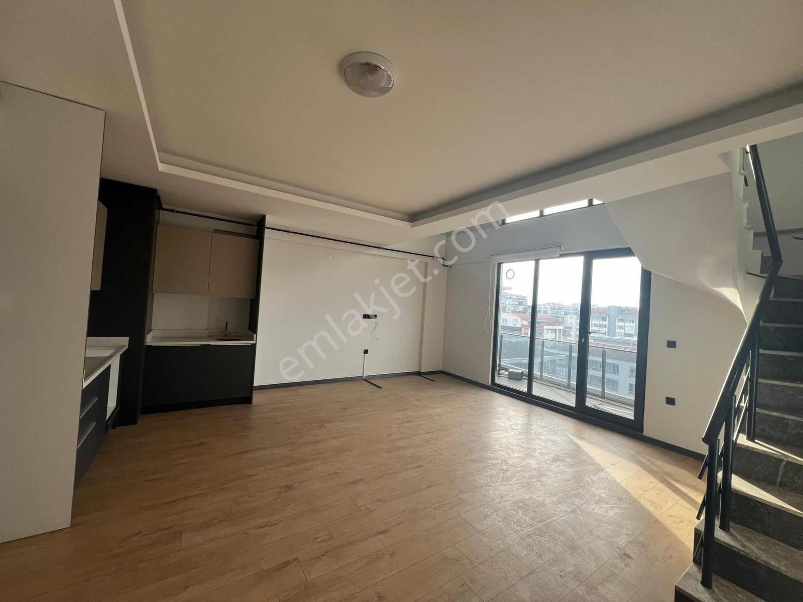 Akram'dan Özlüce Bulvarında Satılık Loft Daire - Görsel 14