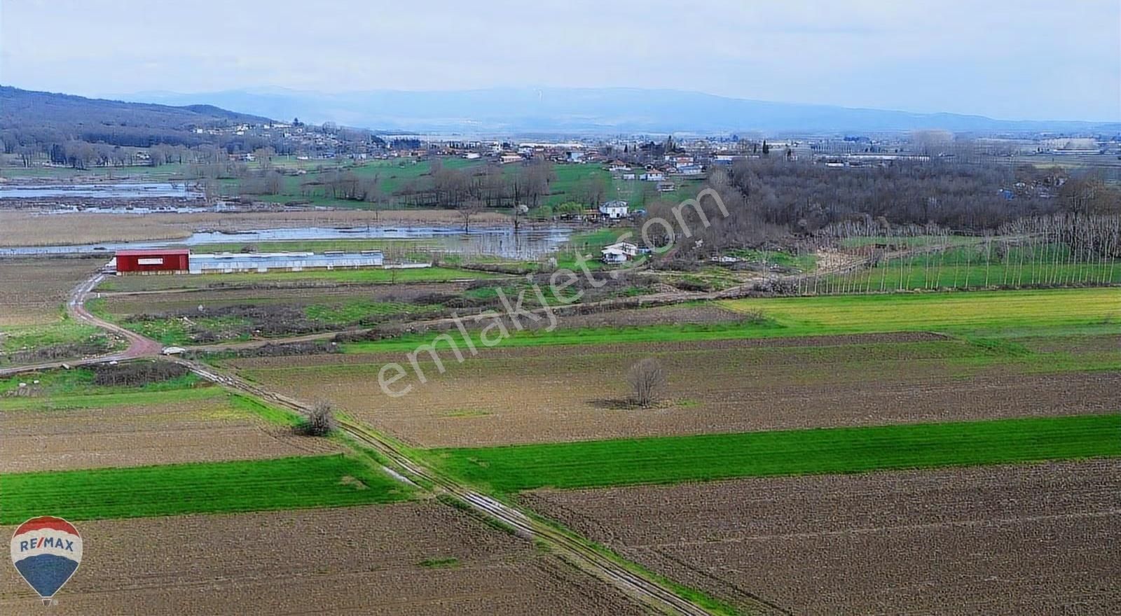 Remax Rıdvan Gedikten Söğütlü Kurudilde Satılık 6.931 M2 Tarla - Görsel 24