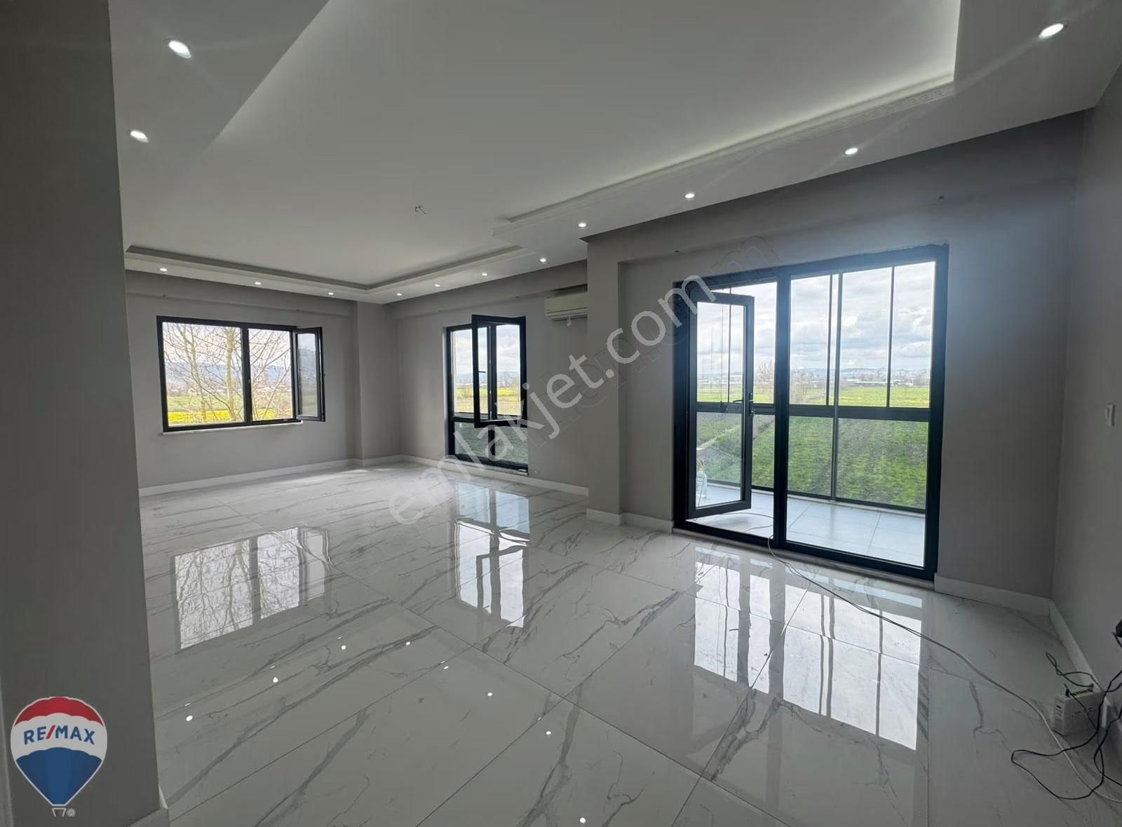 Yazlıkta Remax Mavi Tuncay Şen'den Satılık Geniş 3+1 Daire - Görsel 21