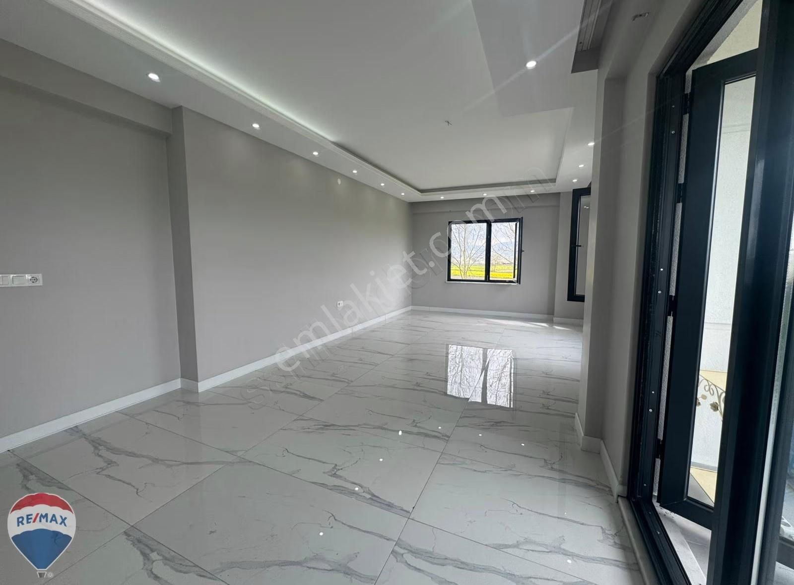 Yazlıkta Remax Mavi Tuncay Şen'den Satılık Geniş 3+1 Daire - Görsel 18