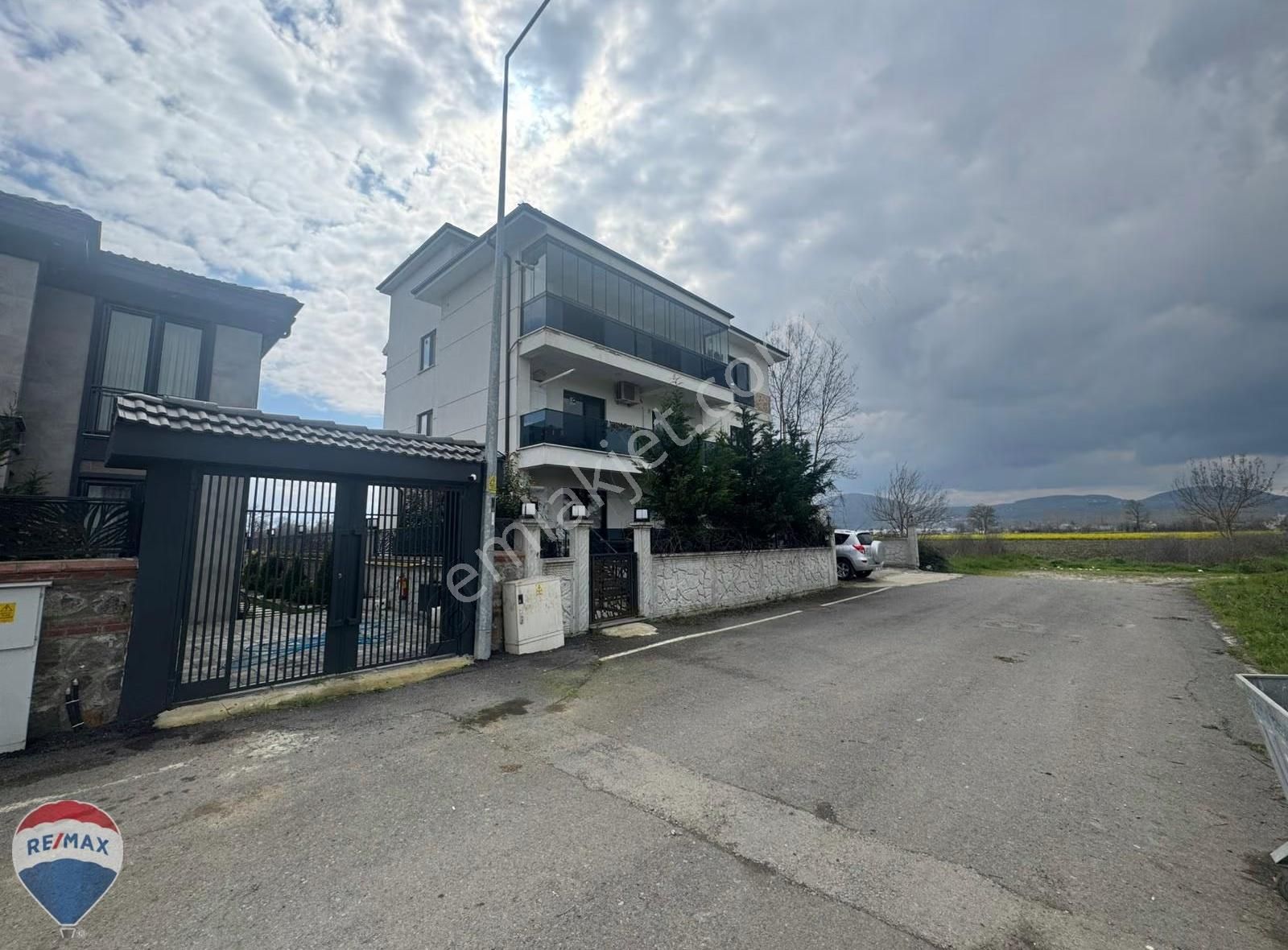 Yazlıkta Remax Mavi Tuncay Şen'den Satılık Geniş 3+1 Daire - Görsel 13