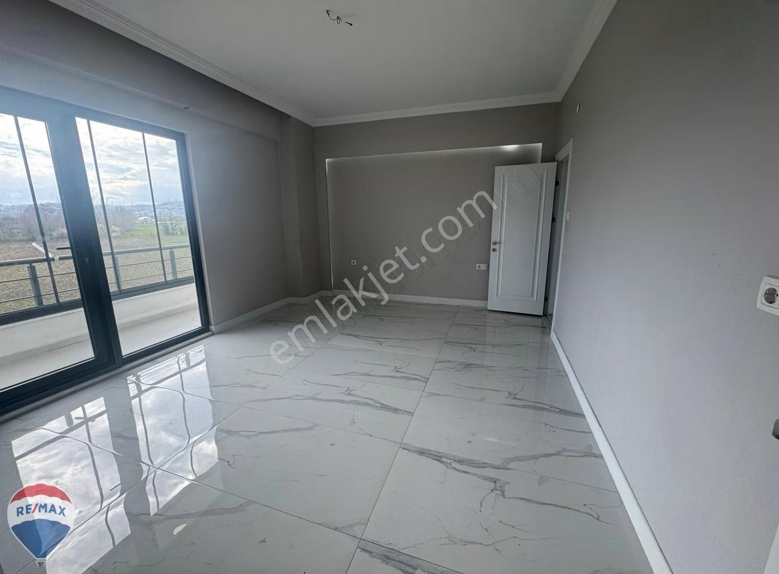 Yazlıkta Remax Mavi Tuncay Şen'den Satılık Geniş 3+1 Daire - Görsel 25