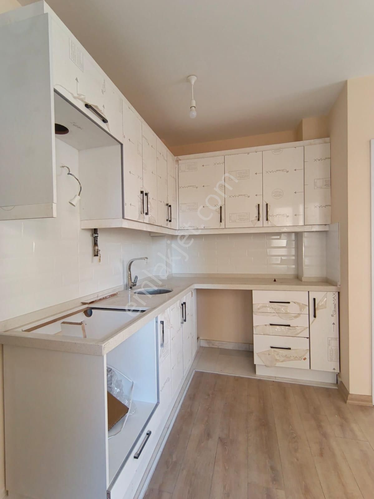 Çekmeköy Hamidiye Mh Satılık Y.giriş 1+1 65m² Daire - Görsel 6