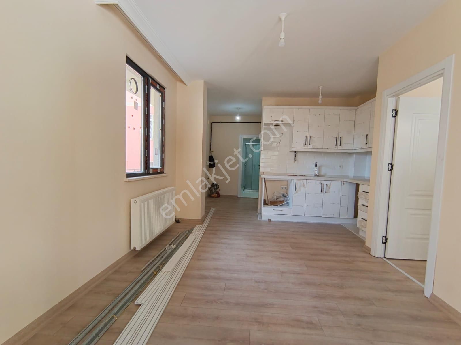 Çekmeköy Hamidiye Mh Satılık Y.giriş 1+1 65m² Daire - Görsel 2