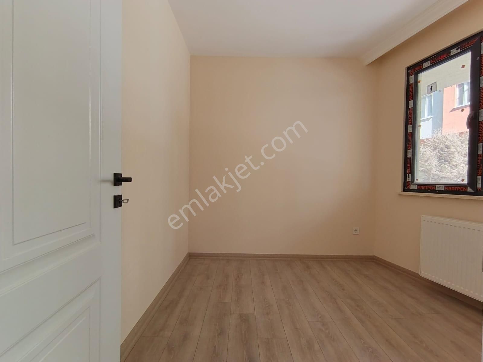 Çekmeköy Hamidiye Mh Satılık Y.giriş 1+1 65m² Daire - Görsel 11