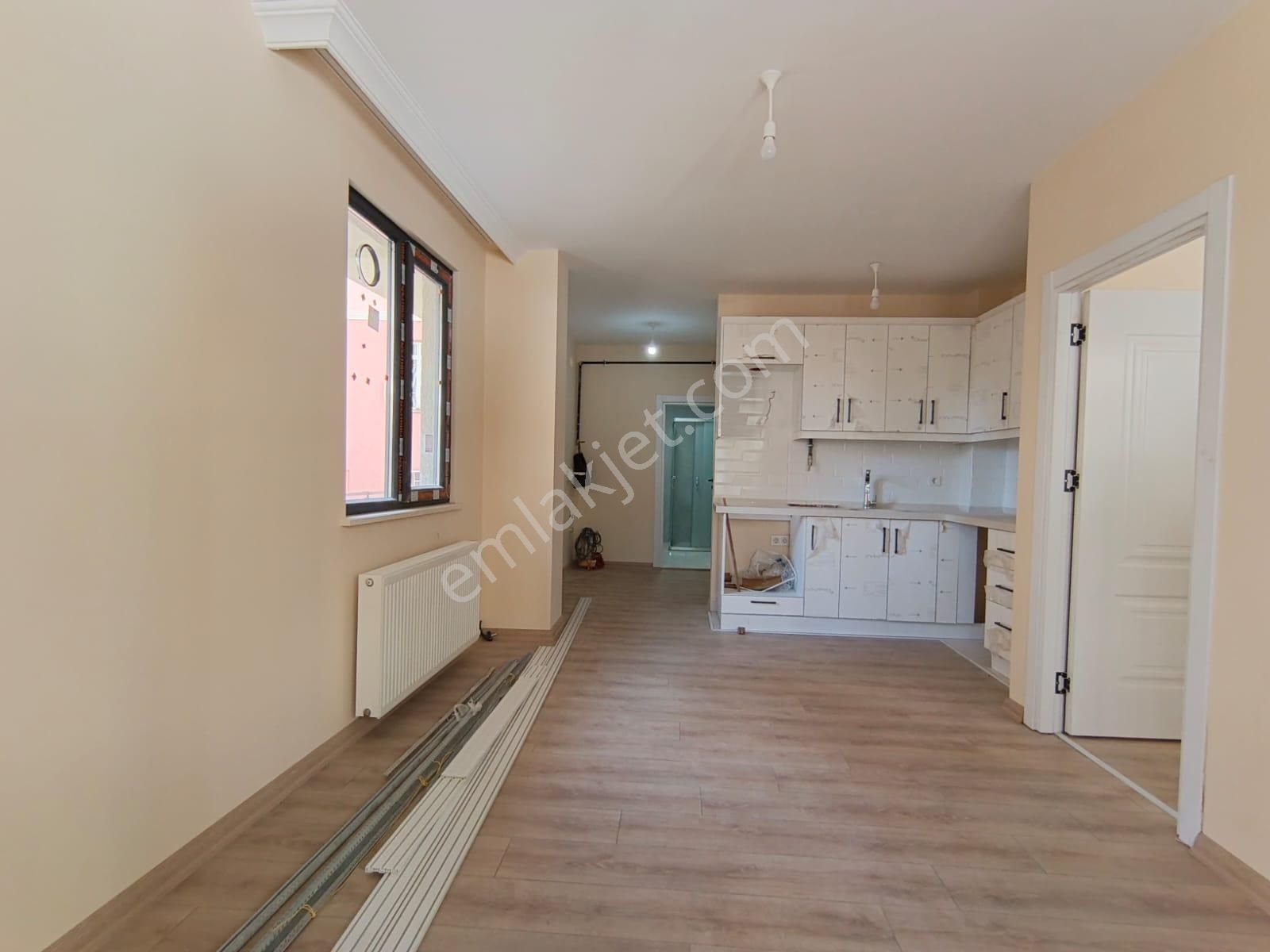 Çekmeköy Hamidiye Mh Satılık Y.giriş 1+1 65m² Daire - Görsel 3