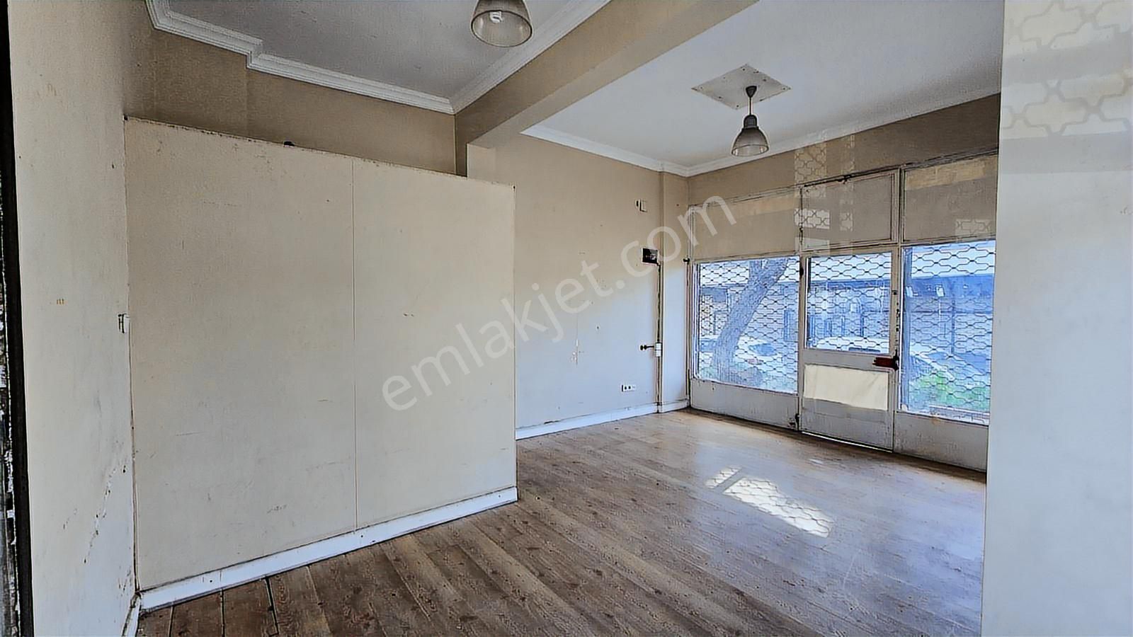 Selvili'de Kiralık Caddeye Yakın Dükkan - Görsel 9