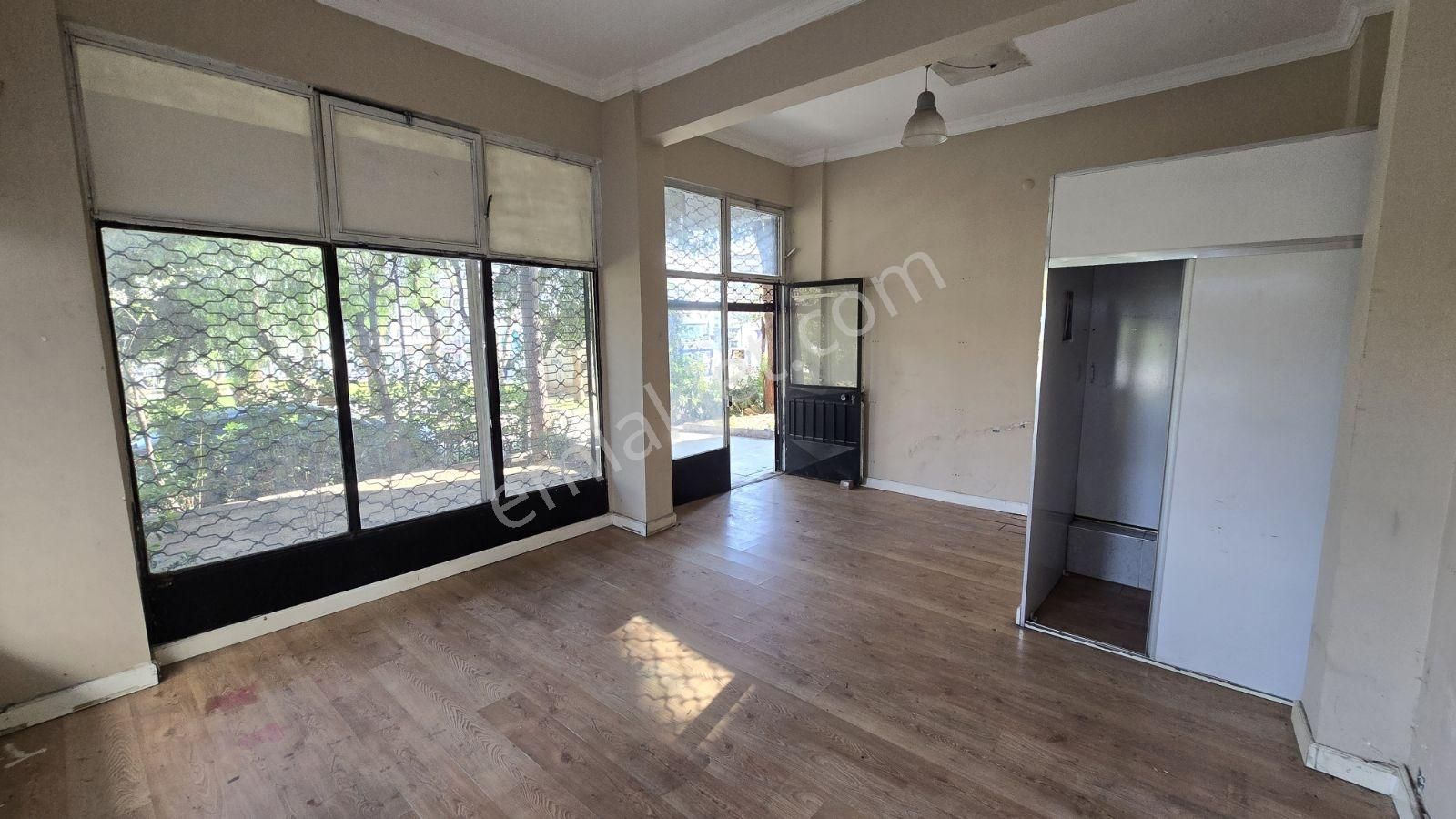 Selvili'de Kiralık Caddeye Yakın Dükkan - Görsel 23