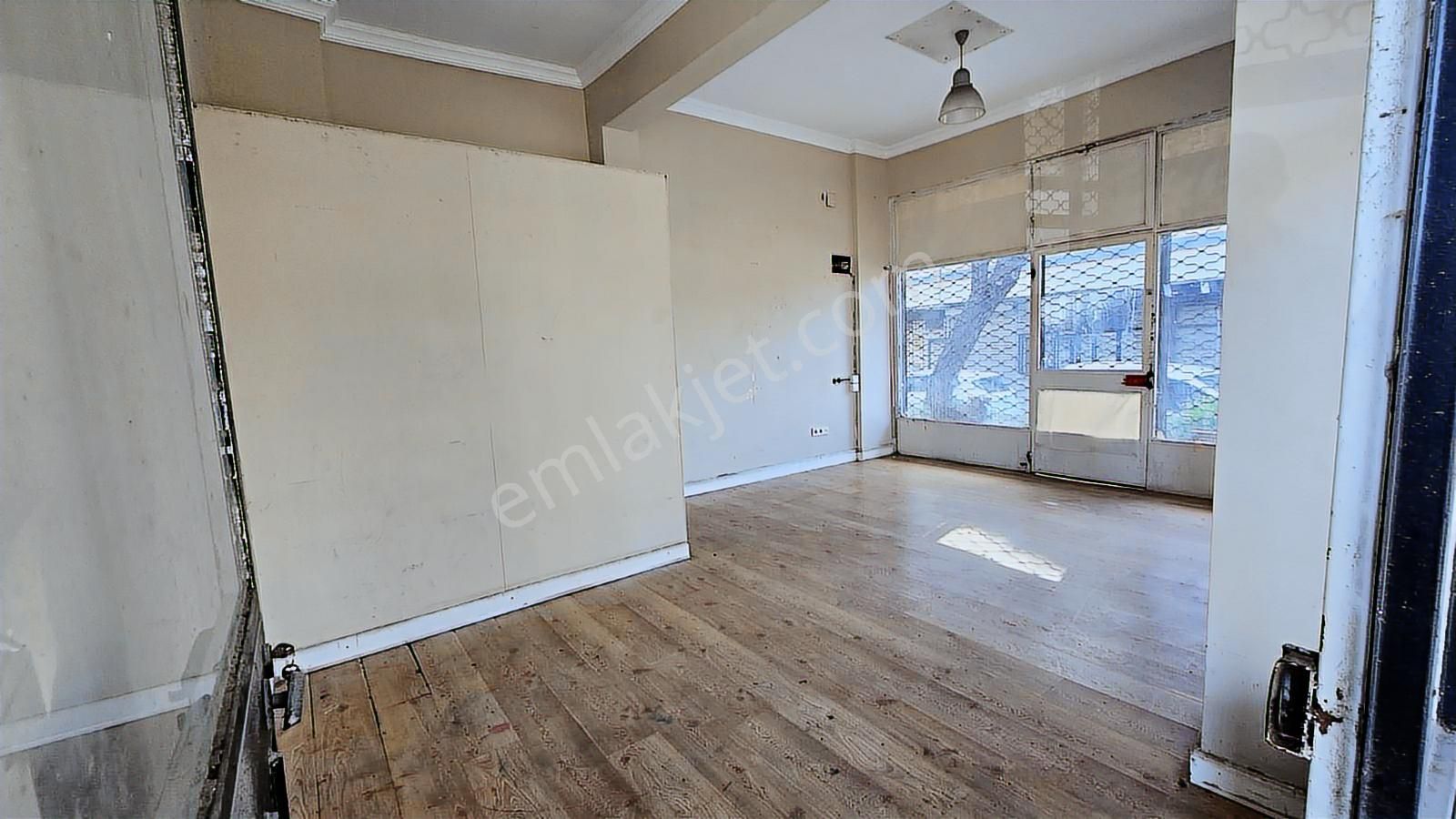 Selvili'de Kiralık Caddeye Yakın Dükkan - Görsel 3