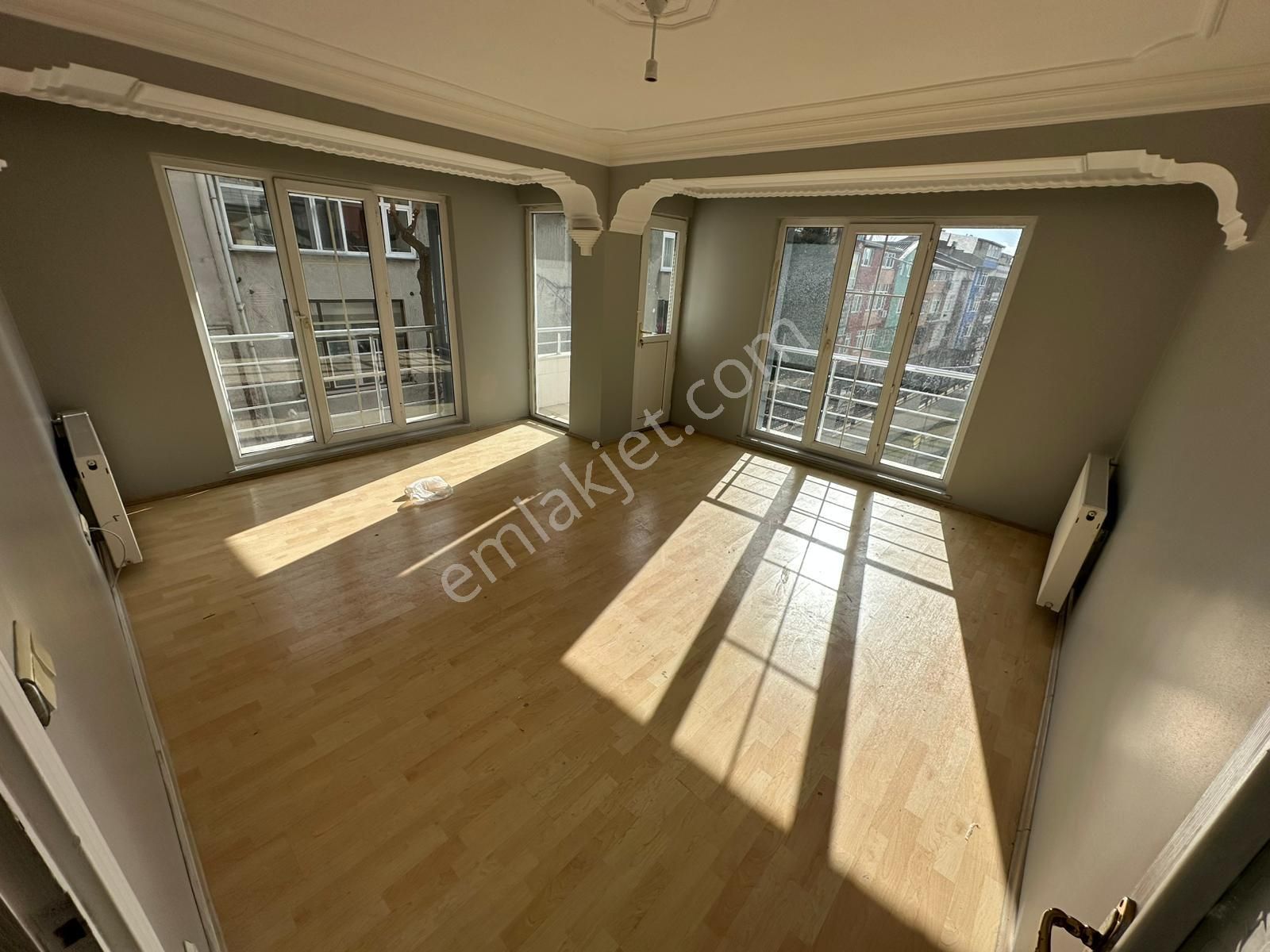 Erpay İnşaat'tan 3+1 135m2 Tramvayın Dibinde Satılık Ara Katlar