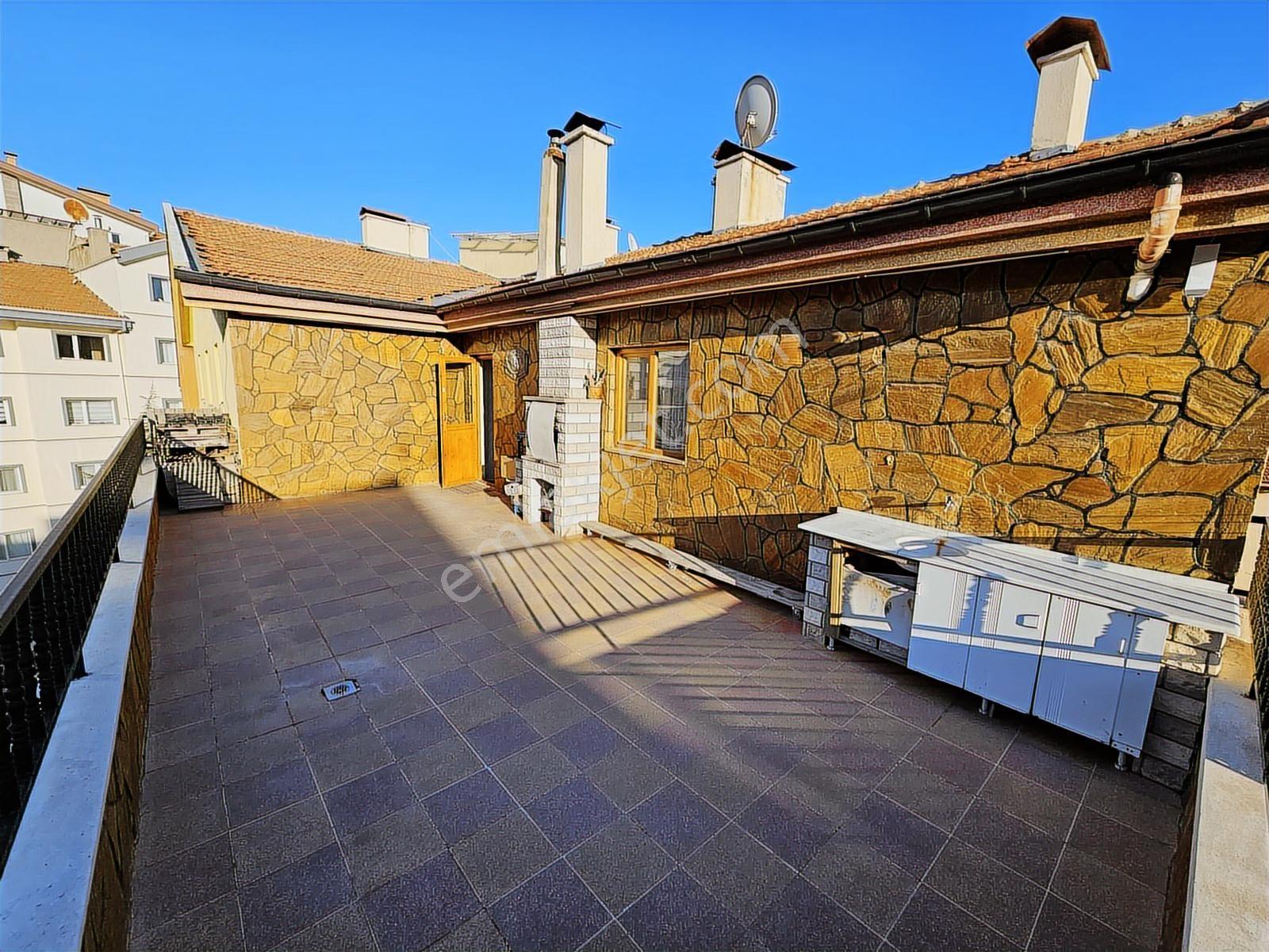 Bahçelerüstü Mah 6+1 Dublexs Ön Cephe 260 M2 İçi Yapılı - Görsel 19