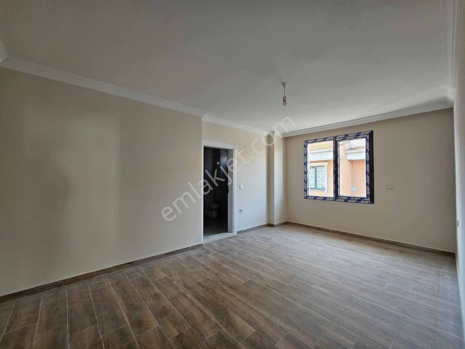 Altınova Ana Cadde Üzeri Satılık 3+1 Ebeveyn Banyolu Daire - Görsel 16