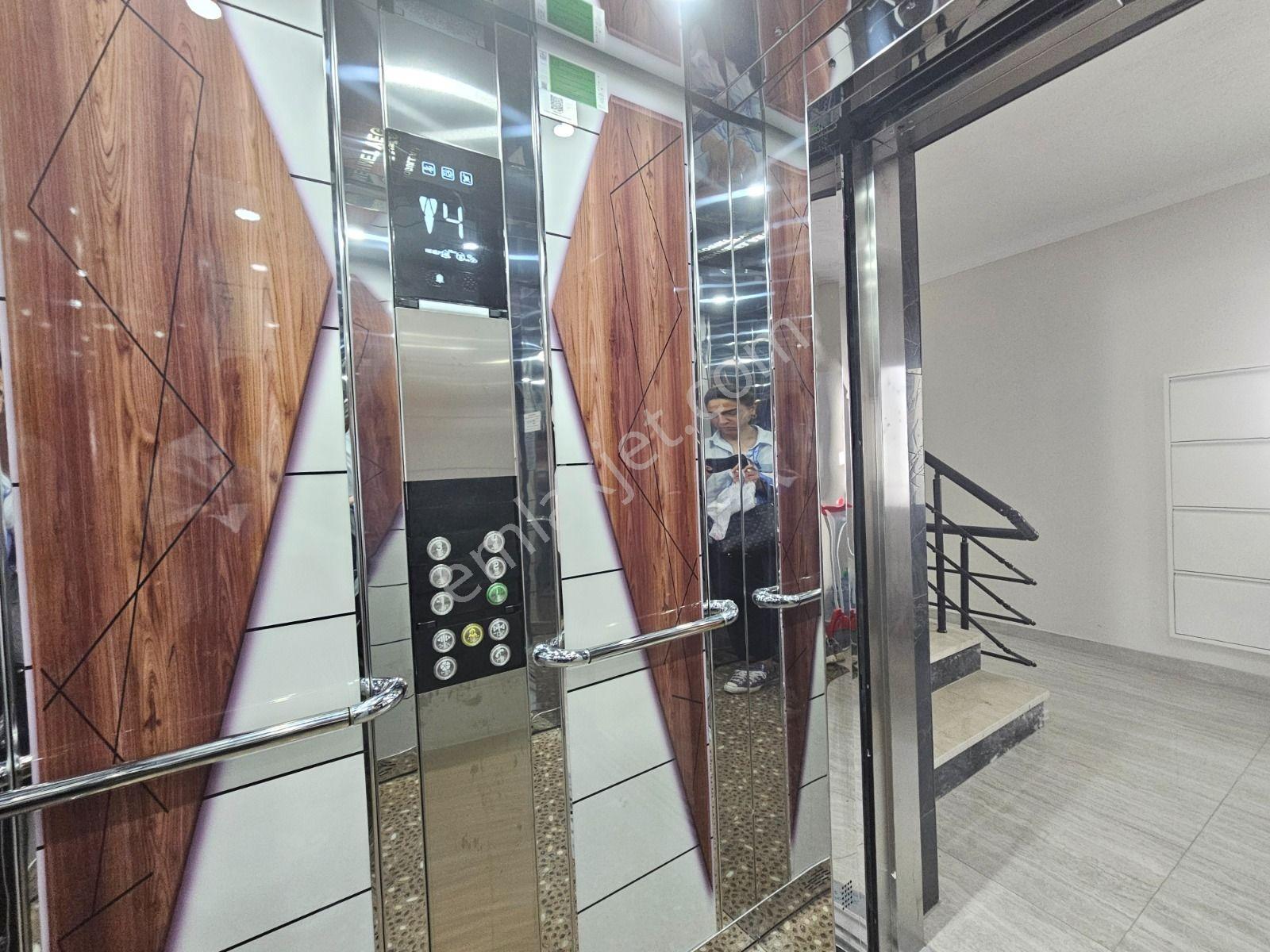 Altınova Ana Cadde Üzeri Satılık 3+1 Ebeveyn Banyolu Daire - Görsel 31