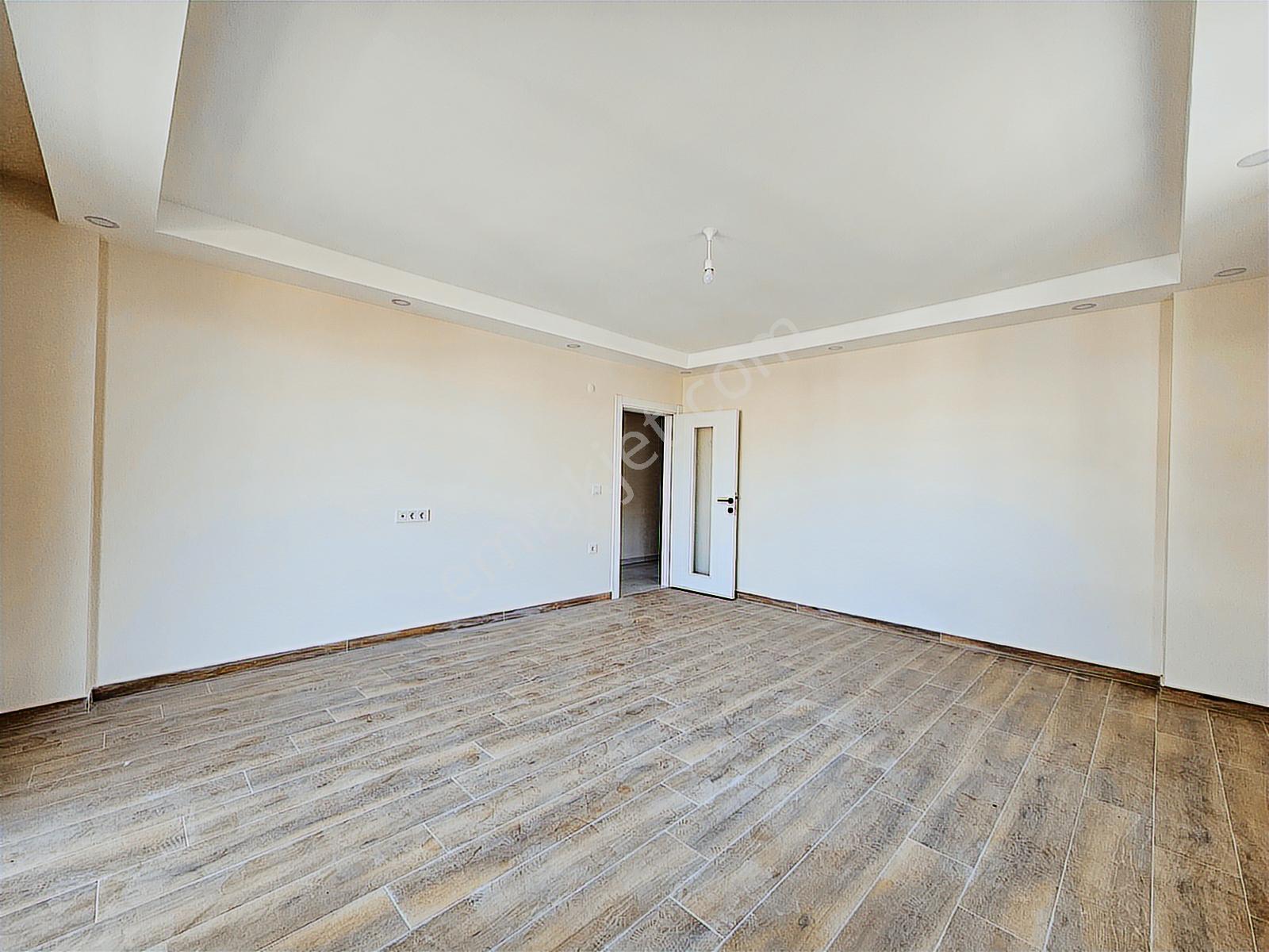 Altınova Ana Cadde Üzeri Satılık 3+1 Ebeveyn Banyolu Daire - Görsel 18