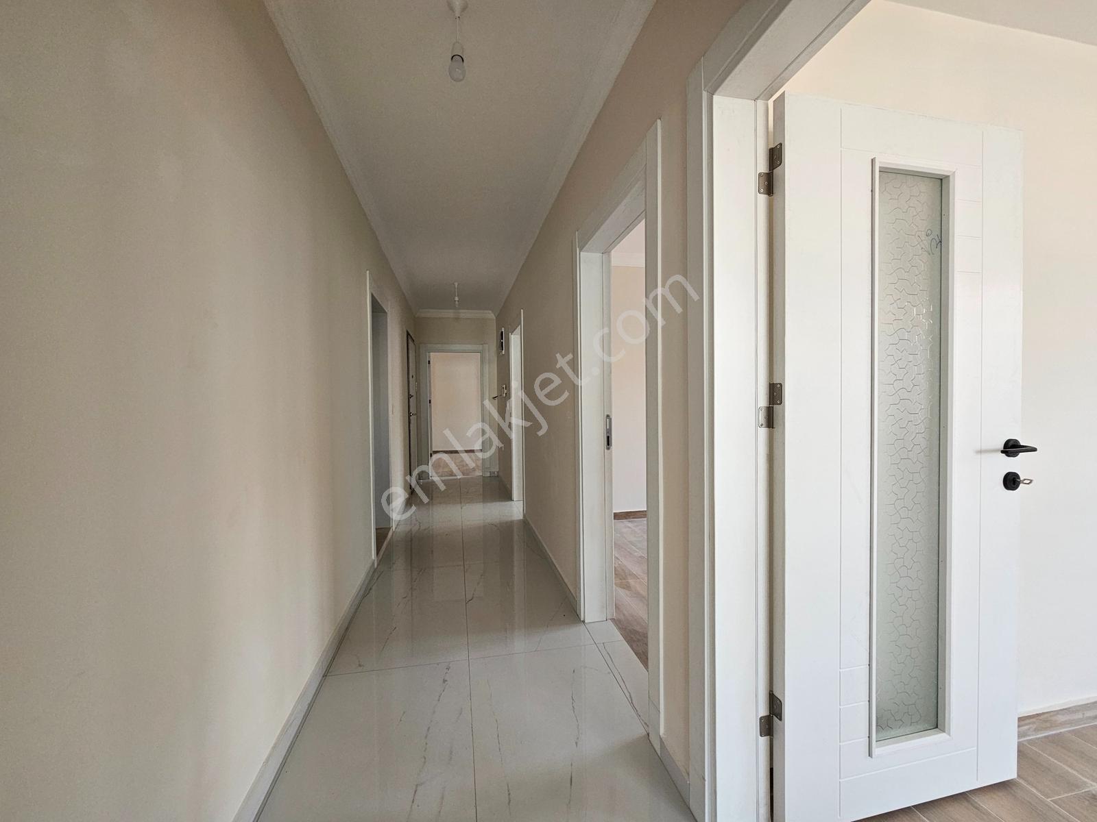 Altınova Ana Cadde Üzeri Satılık 3+1 Ebeveyn Banyolu Daire - Görsel 4