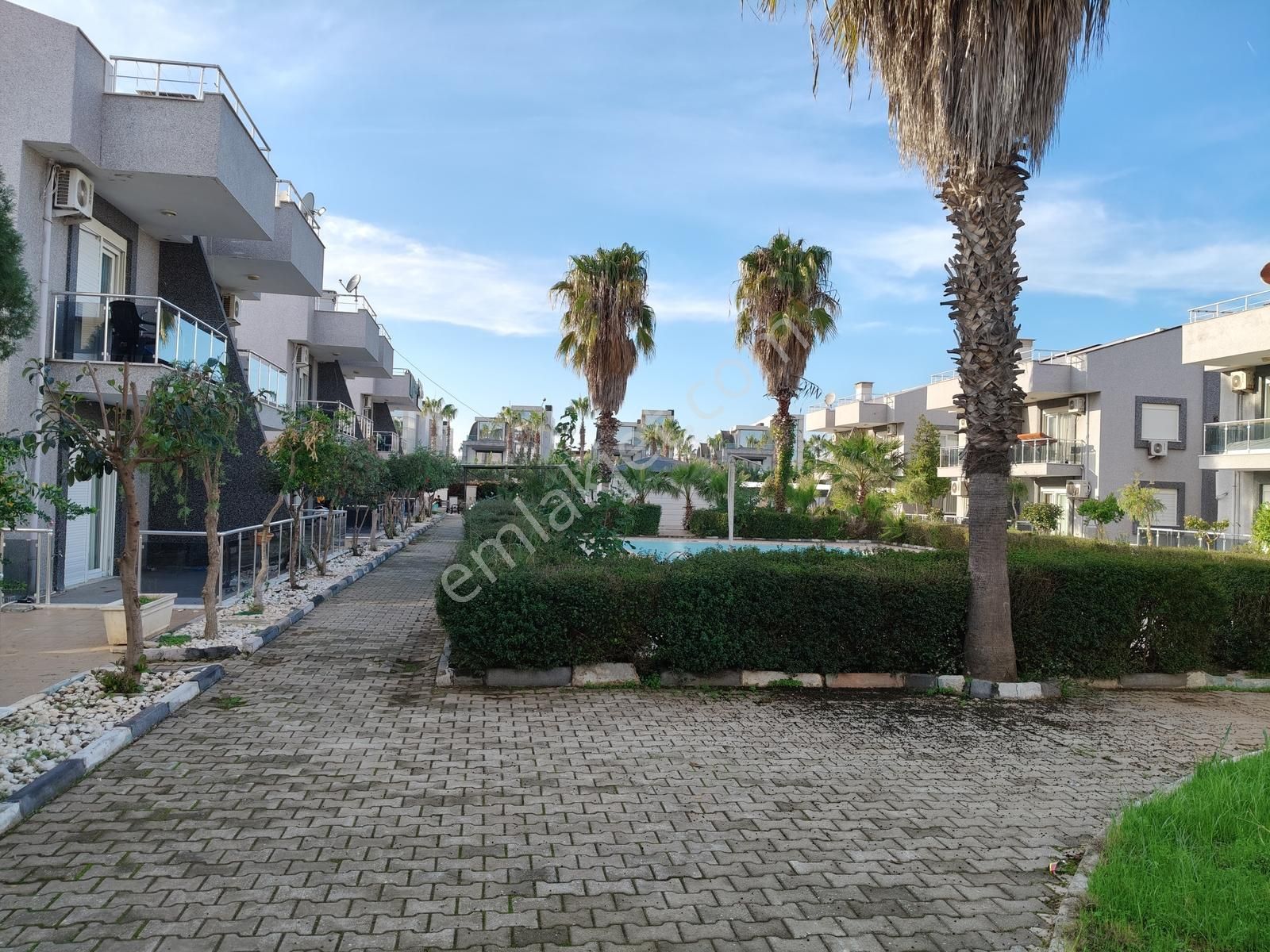 Kundu Oteller Bölgesinde Site İçi 4+1 Tripleks Satılık Villa - Görsel 2