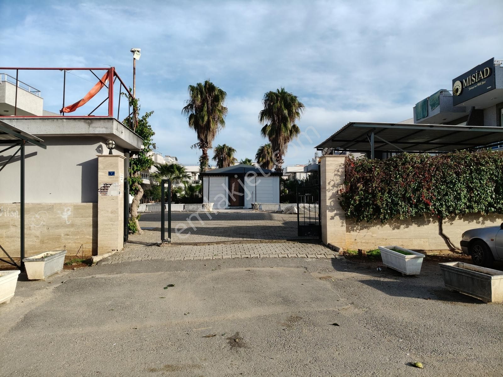 Kundu Oteller Bölgesinde Site İçi 4+1 Tripleks Satılık Villa - Görsel 6