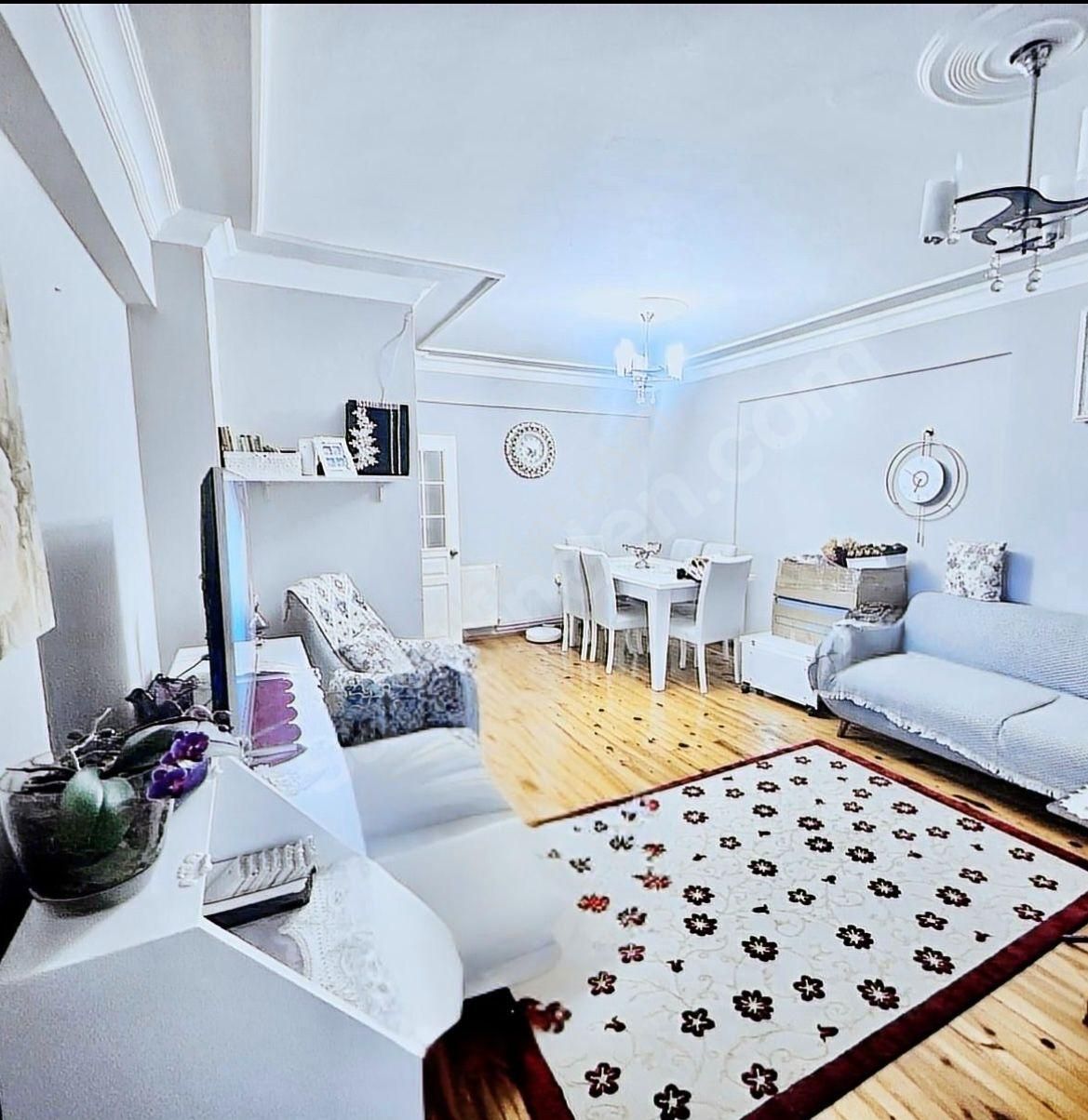 Pendik Fevzi Çakmak Mah. Merkezi Konumda 3+1 Geniş Daire – 115 M² Ara Kat Asansör Ve Açık Otopark - Görsel 3