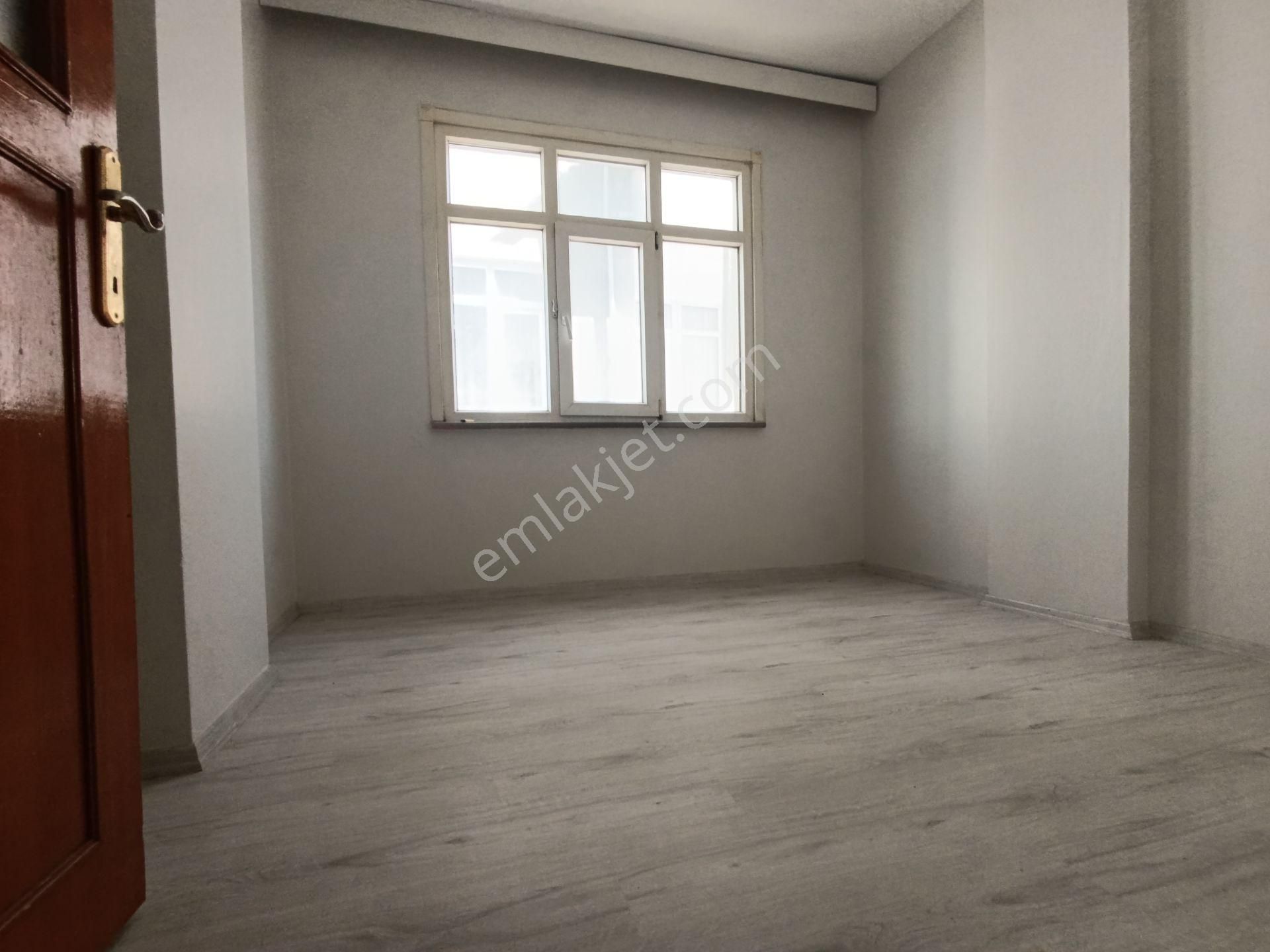Pendik Esenyalı Merkezde Anacadde Üstü Kiralık 2+1 75m2 Balkonlu Daire - Görsel 6