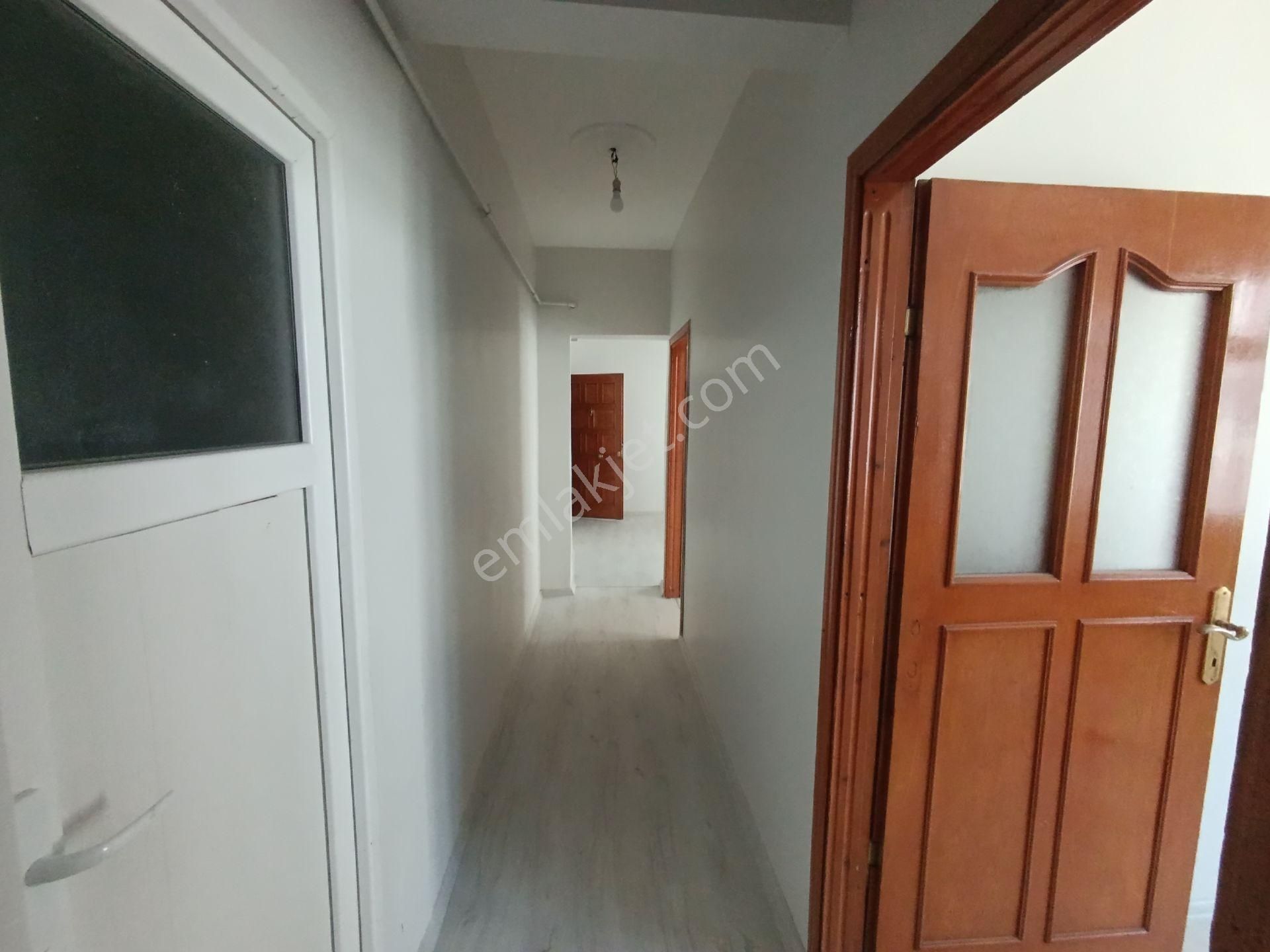Pendik Esenyalı Merkezde Anacadde Üstü Kiralık 2+1 75m2 Balkonlu Daire - Görsel 21