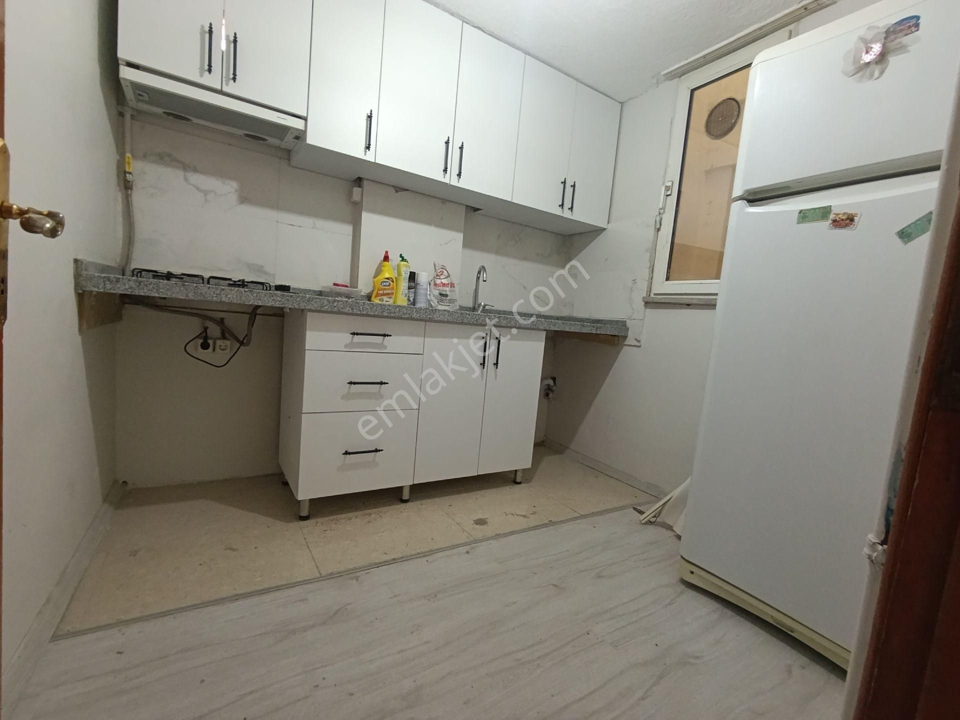 Pendik Esenyalı Merkezde Anacadde Üstü Kiralık 2+1 75m2 Balkonlu Daire - Görsel 23
