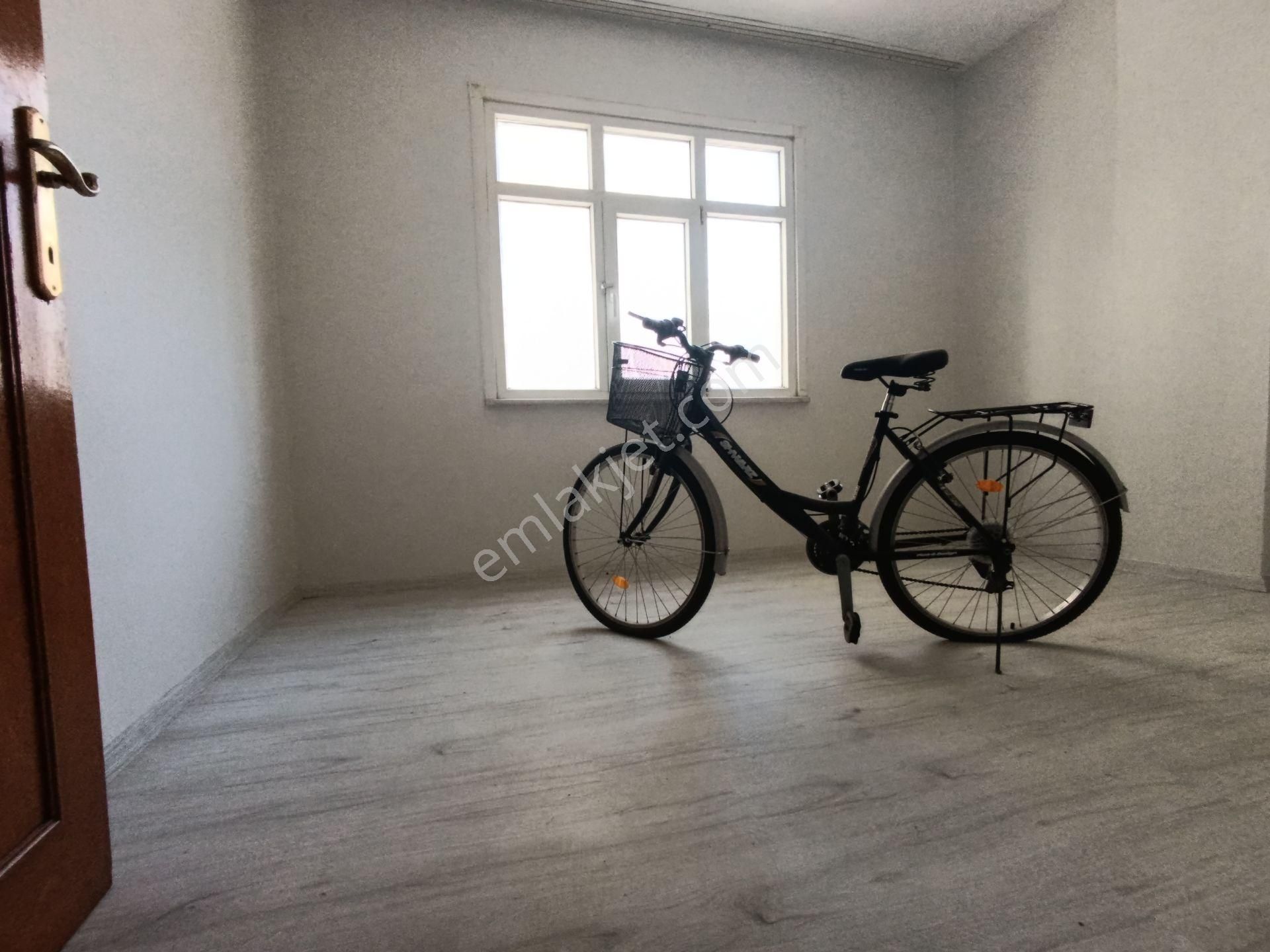 Pendik Esenyalı Merkezde Anacadde Üstü Kiralık 2+1 75m2 Balkonlu Daire - Görsel 13