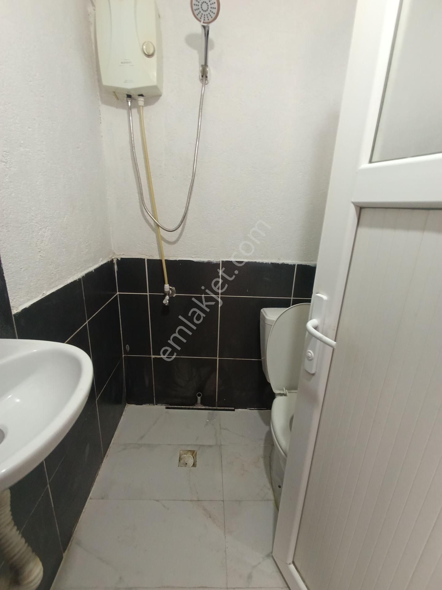 Pendik Esenyalı Merkezde Anacadde Üstü Kiralık 2+1 75m2 Balkonlu Daire - Görsel 26