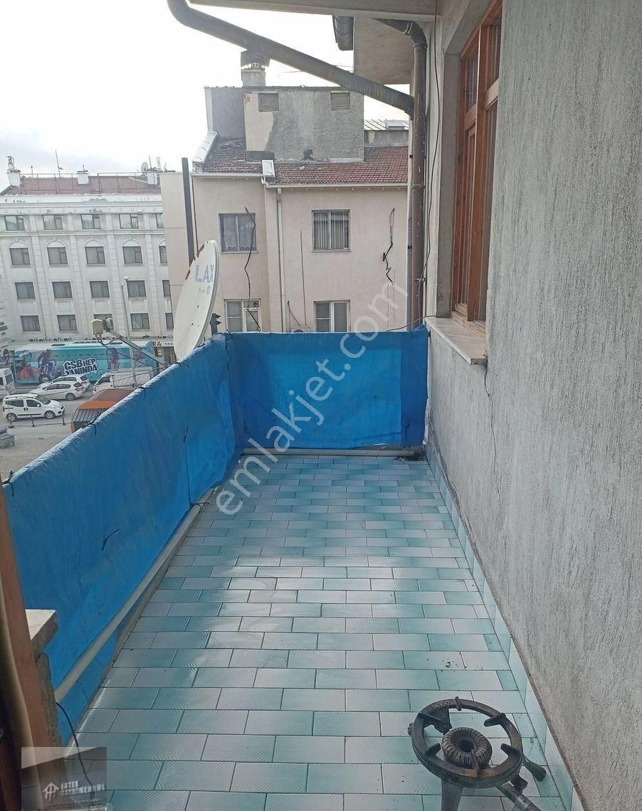 İstanbul Caddesi Nakipoğlu Mahallesinde Satılık Geniş 4+1 Daire - Görsel 5