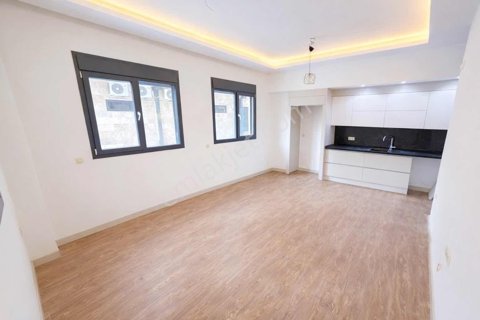 Kuşadası Merkezde Sıfır Loft 2+1 Rezidans Daire Açık Havuzlu - Görsel 20