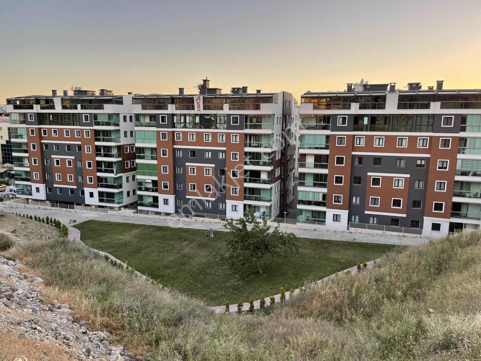 Kuşadası Merkezde Sıfır Loft 2+1 Rezidans Daire Açık Havuzlu - Görsel 2