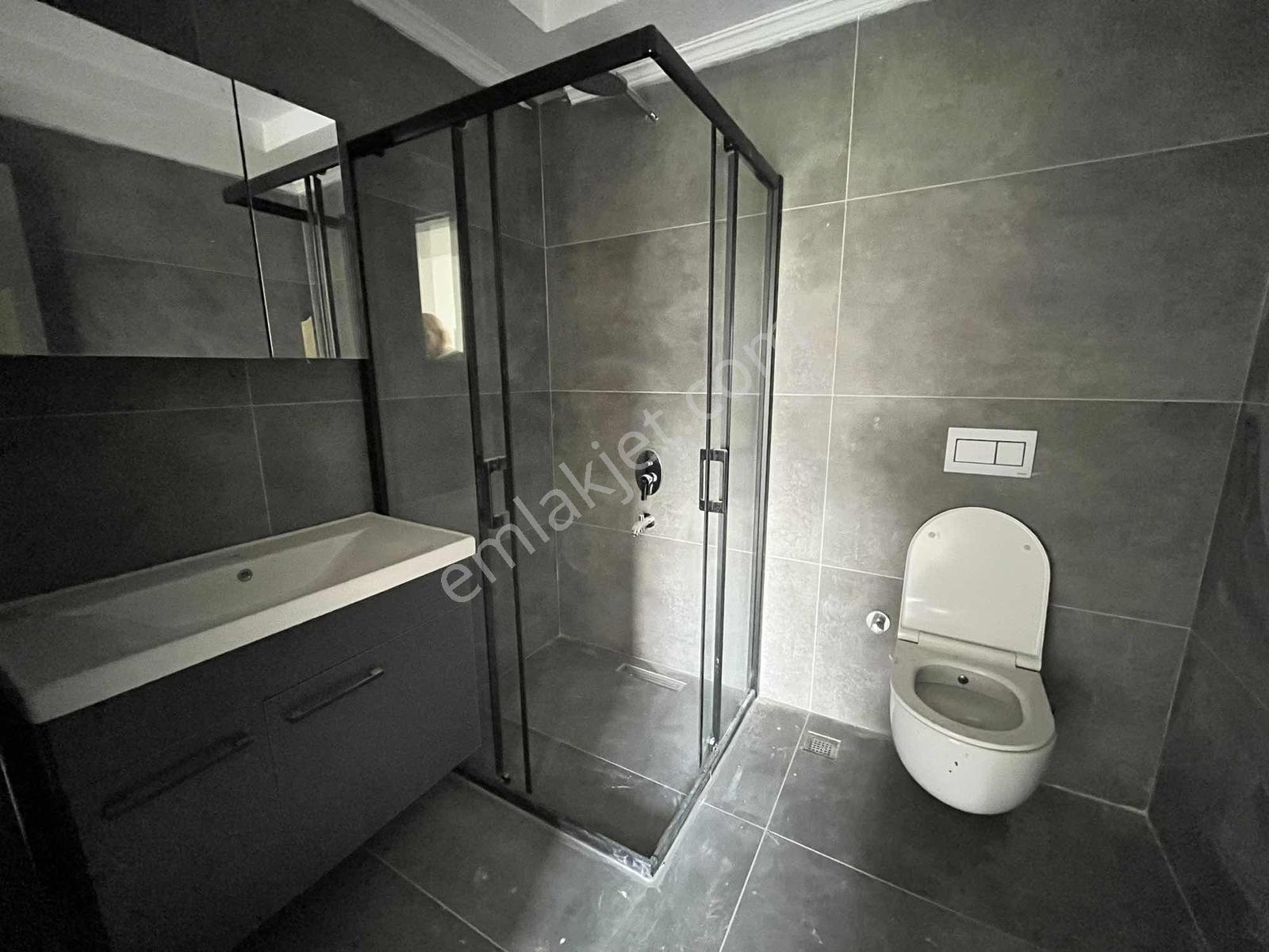 Royal Garden Villaları'nda 5+1 , 3 Katlı Kiralık Villa - Görsel 24