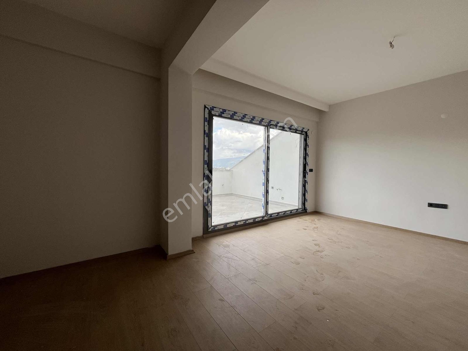 Royal Garden Villaları'nda 5+1 , 3 Katlı Kiralık Villa - Görsel 5