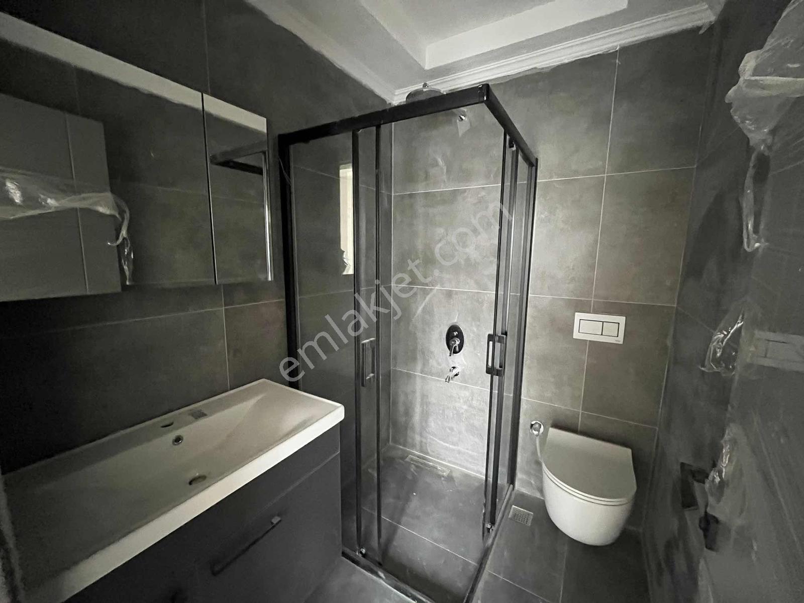 Royal Garden Villaları'nda 5+1 , 3 Katlı Kiralık Villa - Görsel 30