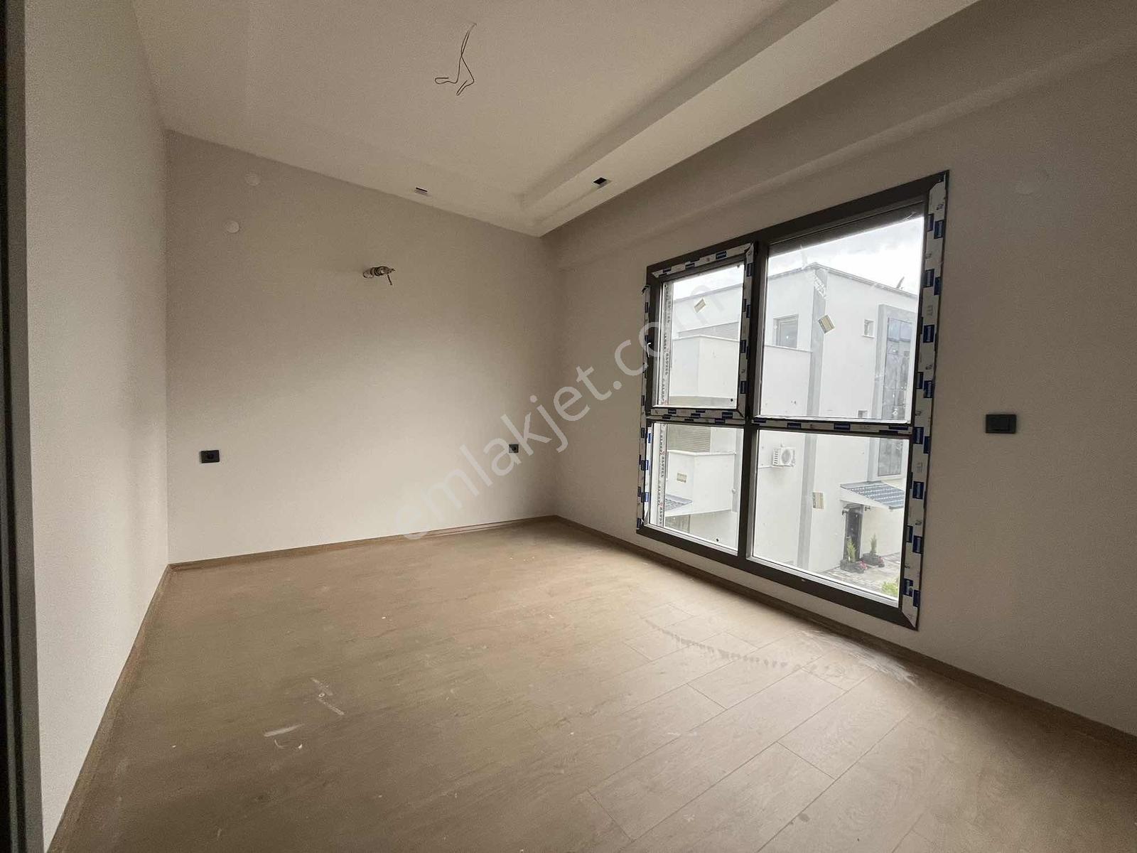 Royal Garden Villaları'nda 5+1 , 3 Katlı Kiralık Villa - Görsel 35