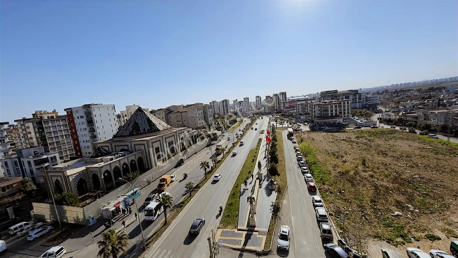 Atc'dan Mükemmel Konumda 1+1 Ful Eşyalı Daire - Görsel 2