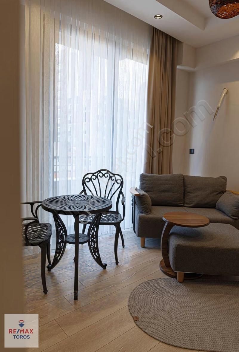 Remax Toros'tan Mezitli'de Deniz Manzaralı Full Eşyalı Lüks 1+1 - Görsel 9
