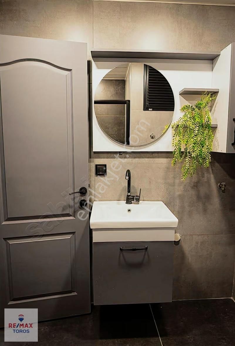 Remax Toros'tan Mezitli'de Deniz Manzaralı Full Eşyalı Lüks 1+1 - Görsel 3