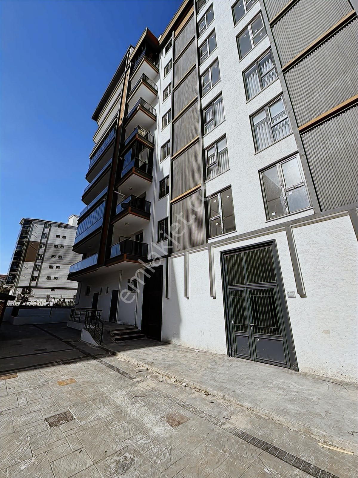 Mehmetoğlu Gayrımenkul'den Kiralık Laçin Life 3+1 Daire