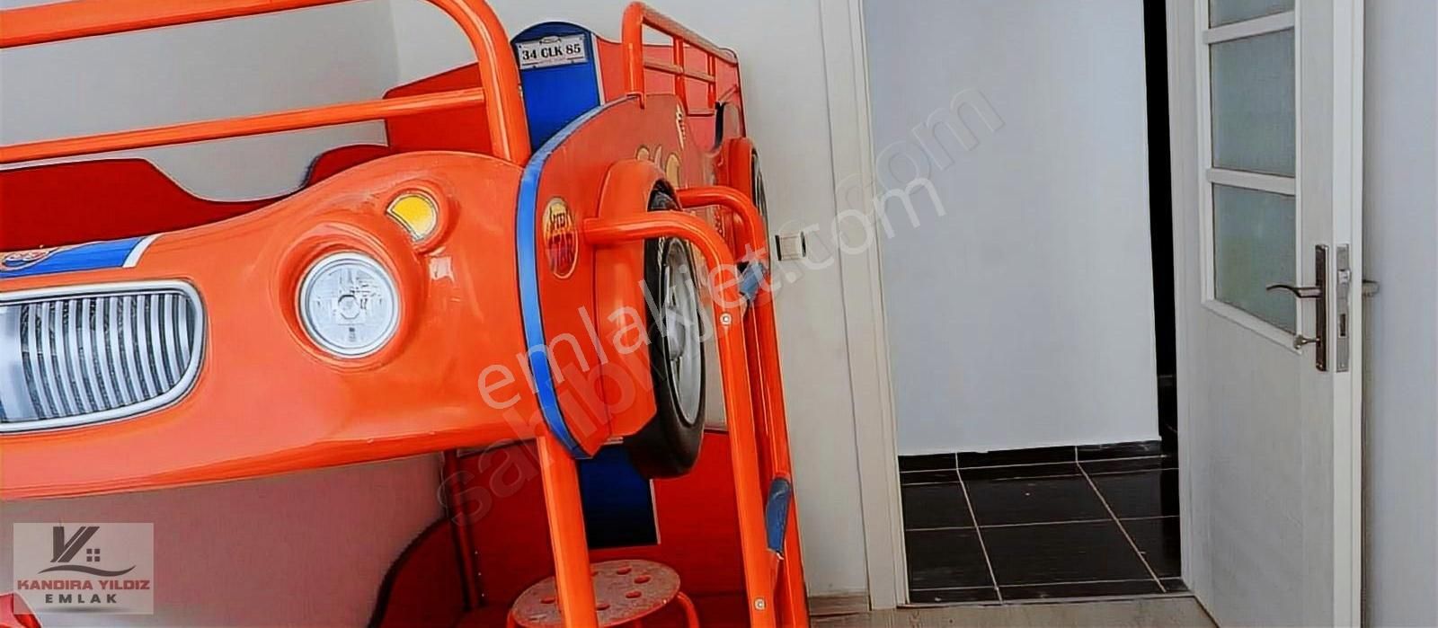 Cumhuriyet Mah. Kiralık: Bahçe Katı & 35 M² Teraslı 2+1 Daire !! - Görsel 23