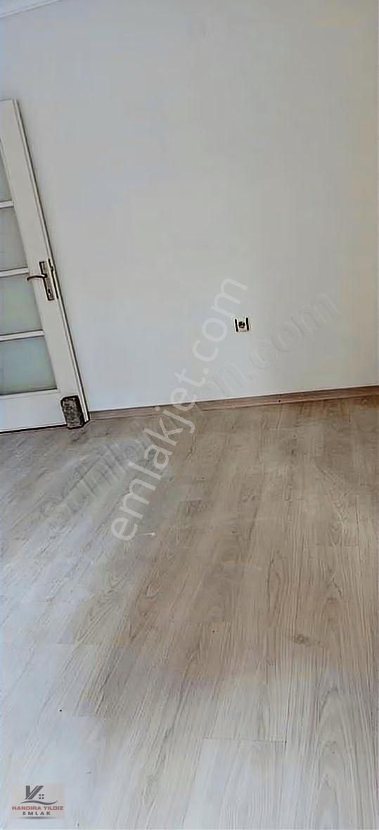 Cumhuriyet Mah. Kiralık: Bahçe Katı & 35 M² Teraslı 2+1 Daire !! - Görsel 32