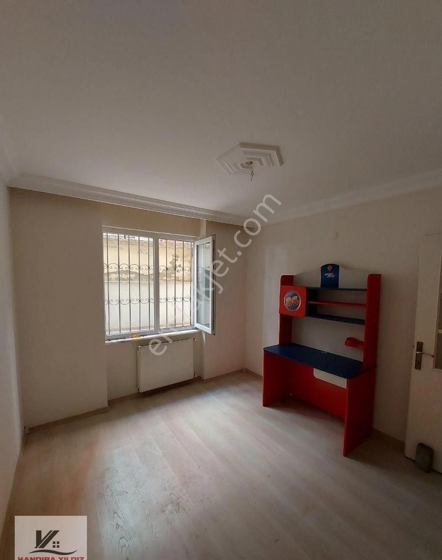 Cumhuriyet Mah. Kiralık: Bahçe Katı & 35 M² Teraslı 2+1 Daire !! - Görsel 19