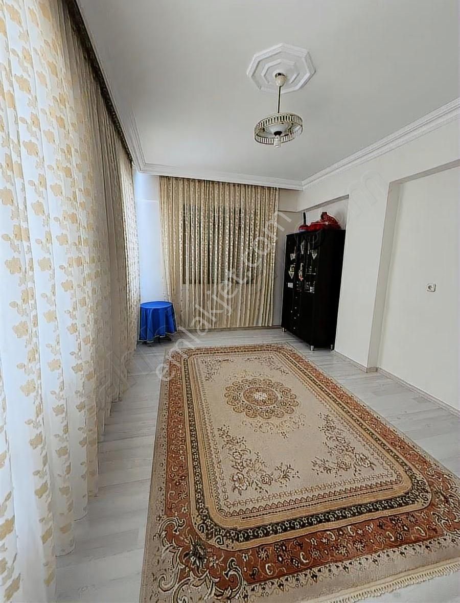 Tranvayın Dibinde Doğalgazlı Eşyalı Kiralik 3+1 - Görsel 13