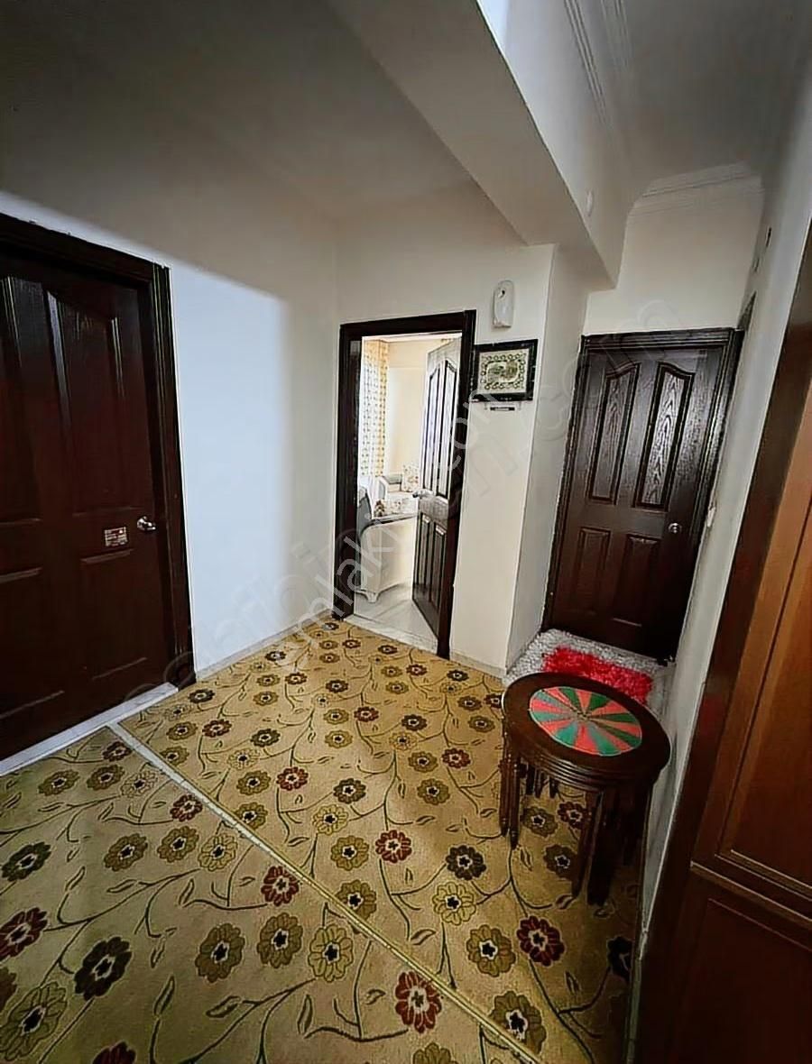 Tranvayın Dibinde Doğalgazlı Eşyalı Kiralik 3+1 - Görsel 3