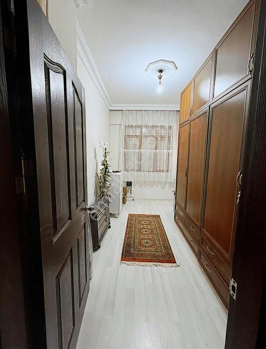 Tranvayın Dibinde Doğalgazlı Eşyalı Kiralik 3+1 - Görsel 8