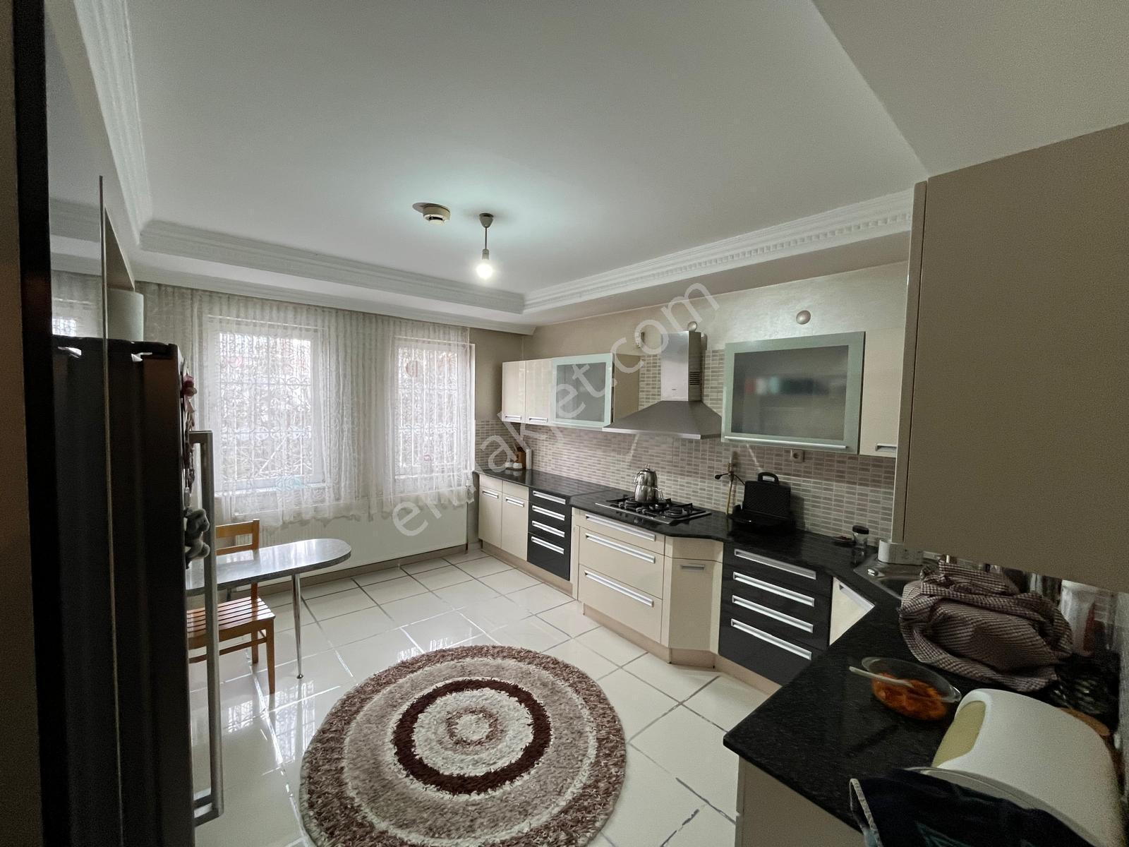 İki Nisan Caddesinde Satılık Site İçi Tripleks Villa - Görsel 8
